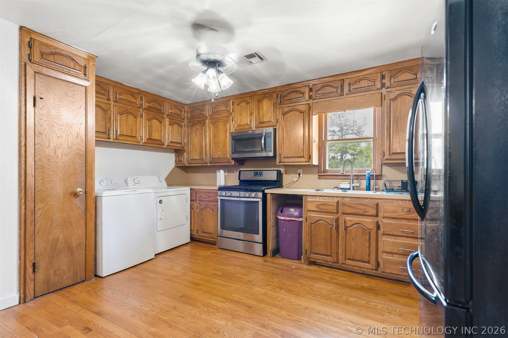 302 3rd Street Property Photo 9