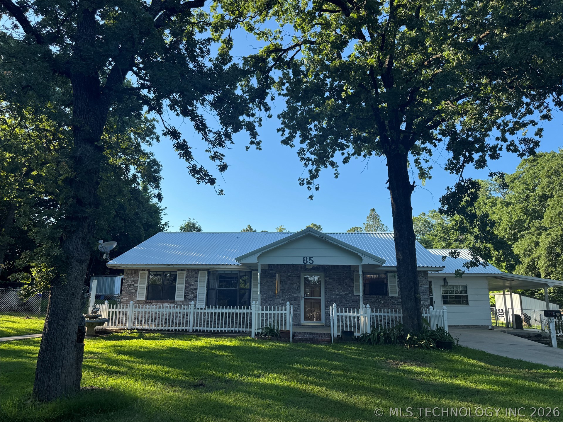 85 Pine Street Property Photo 1