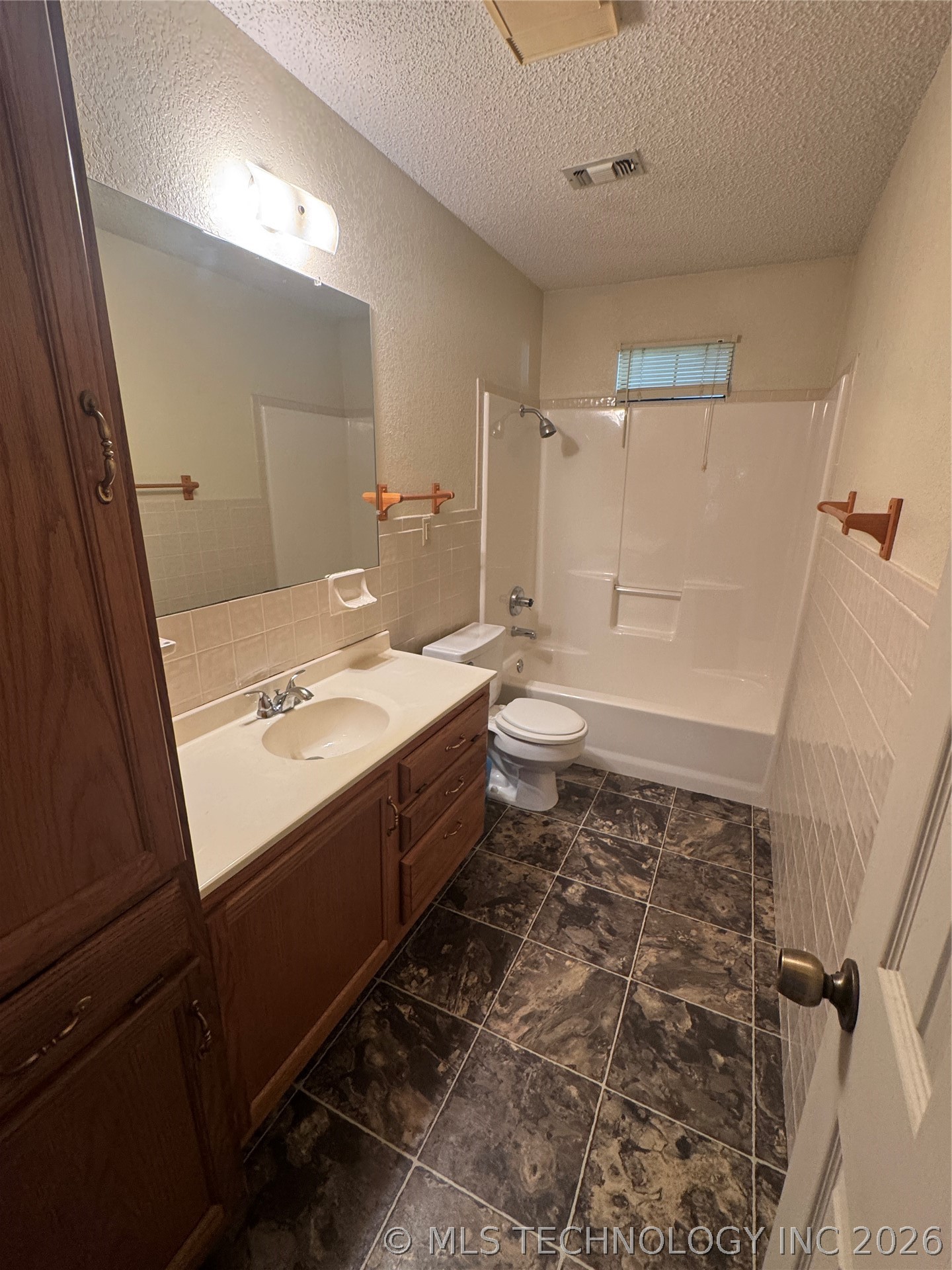 85 Pine Street Property Photo 29