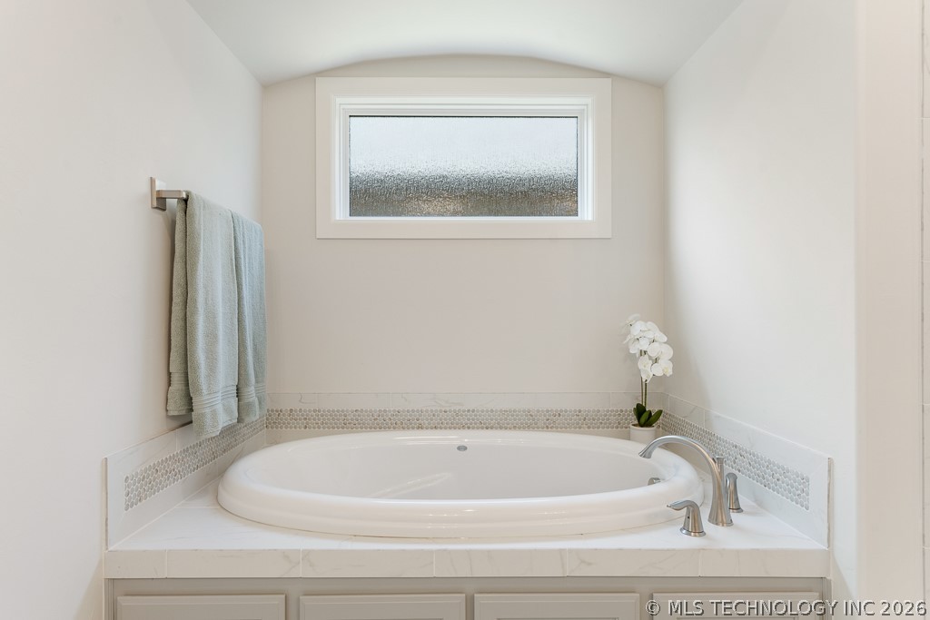 6501 S Fir Avenue Property Photo 18