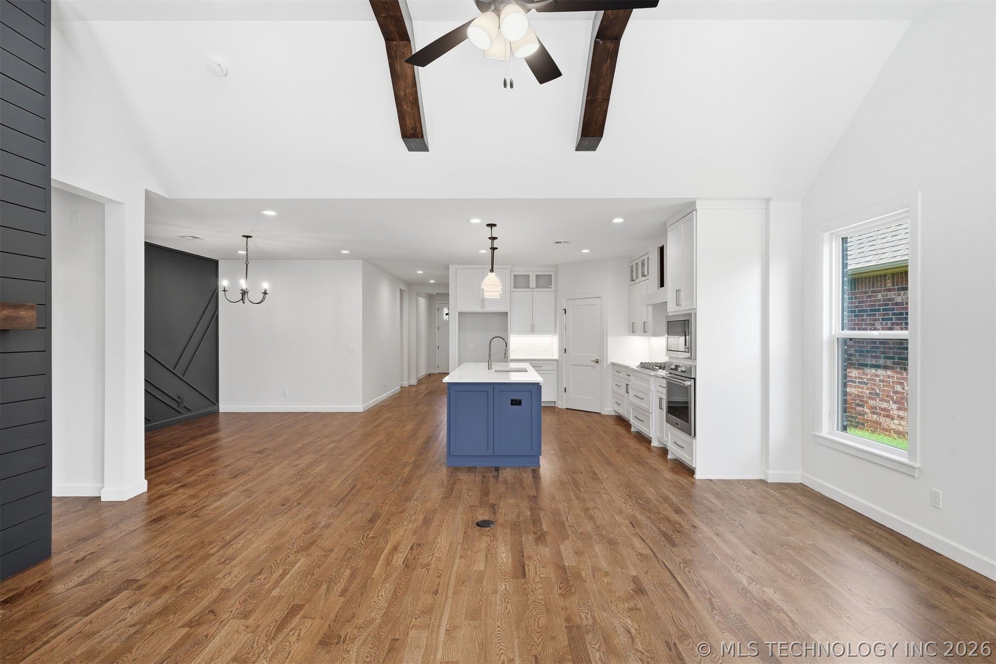 1563 S Hickory Circle Property Photo 13