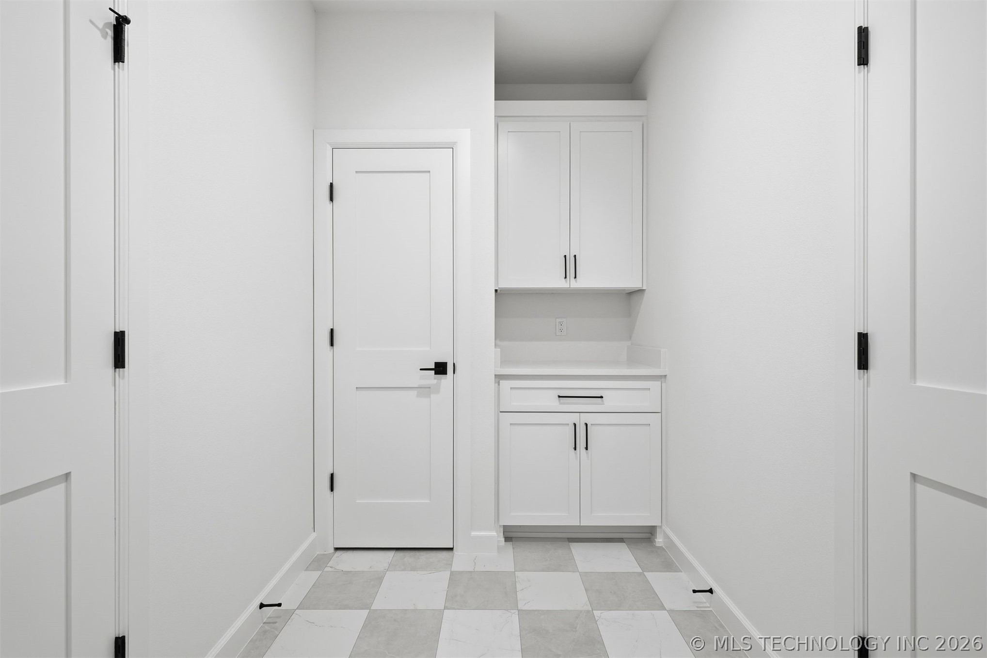1563 S Hickory Circle Property Photo 31
