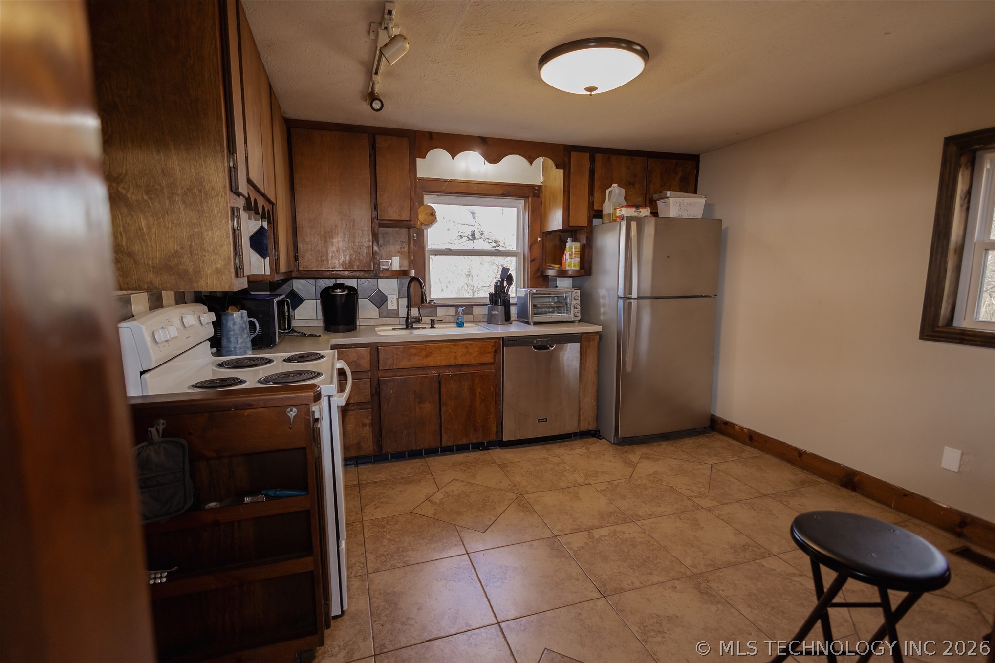 37801 County Road 492 Road Property Photo 6