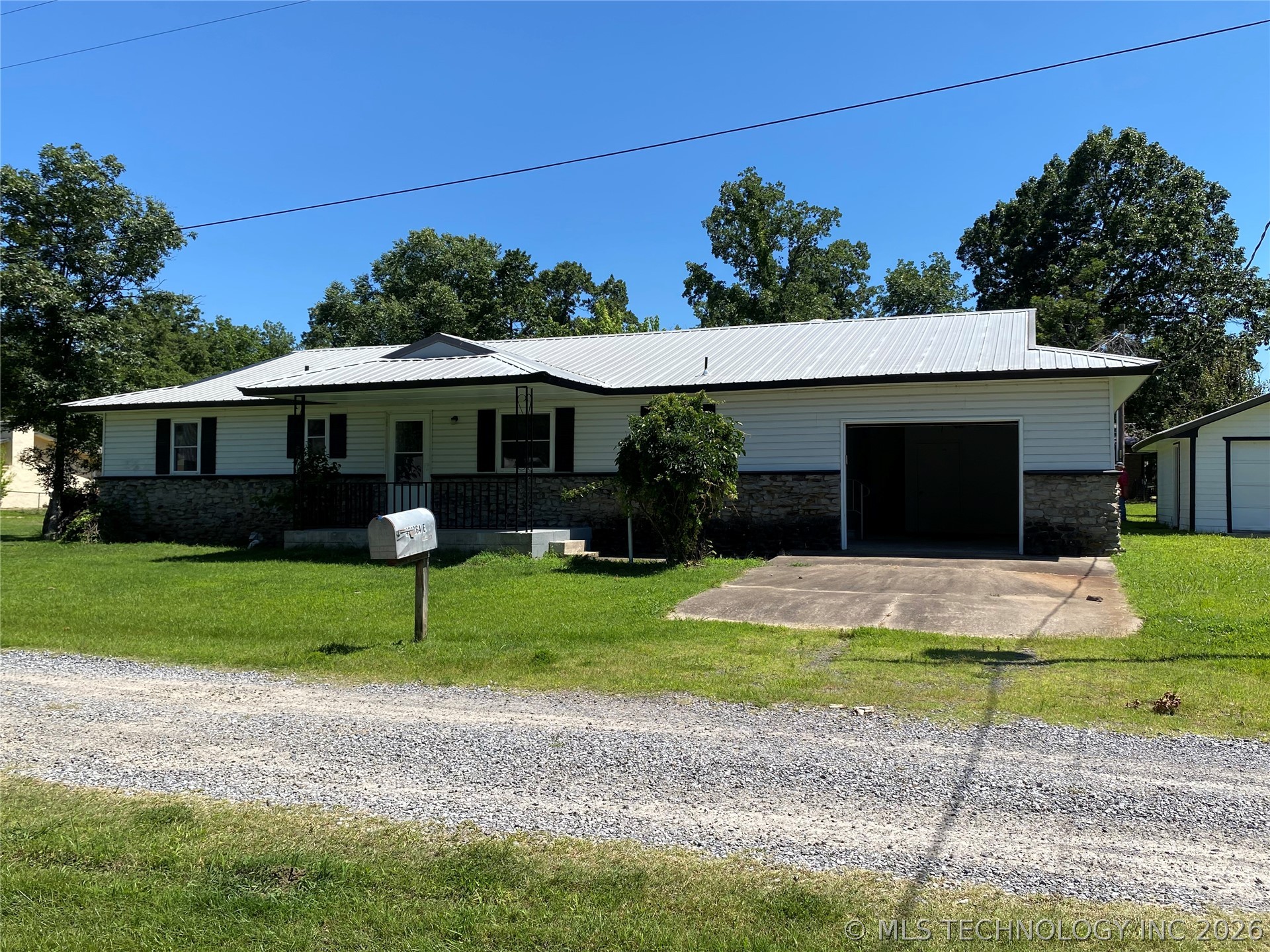 421364 E 1164 Property Photo 1