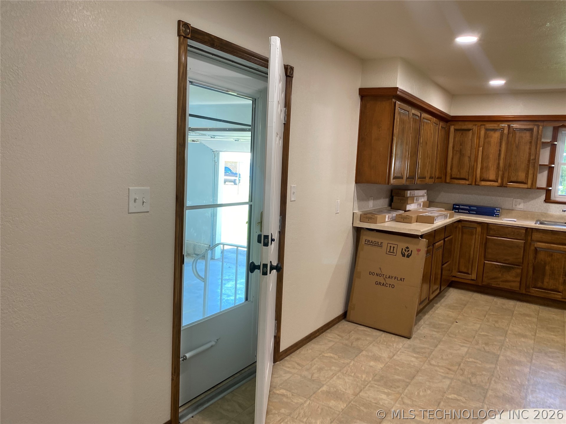 421364 E 1164 Property Photo 5