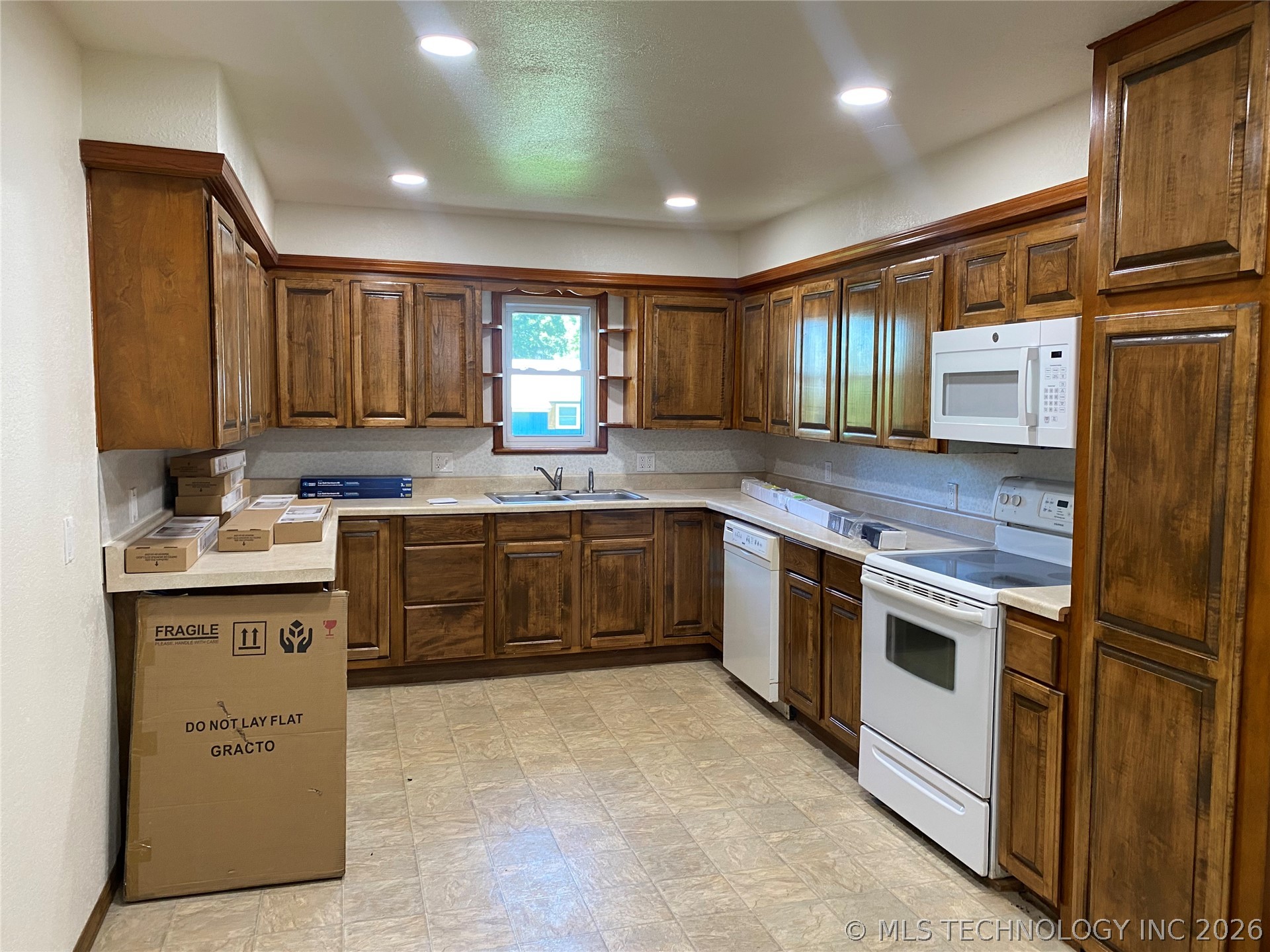 421364 E 1164 Property Photo 6
