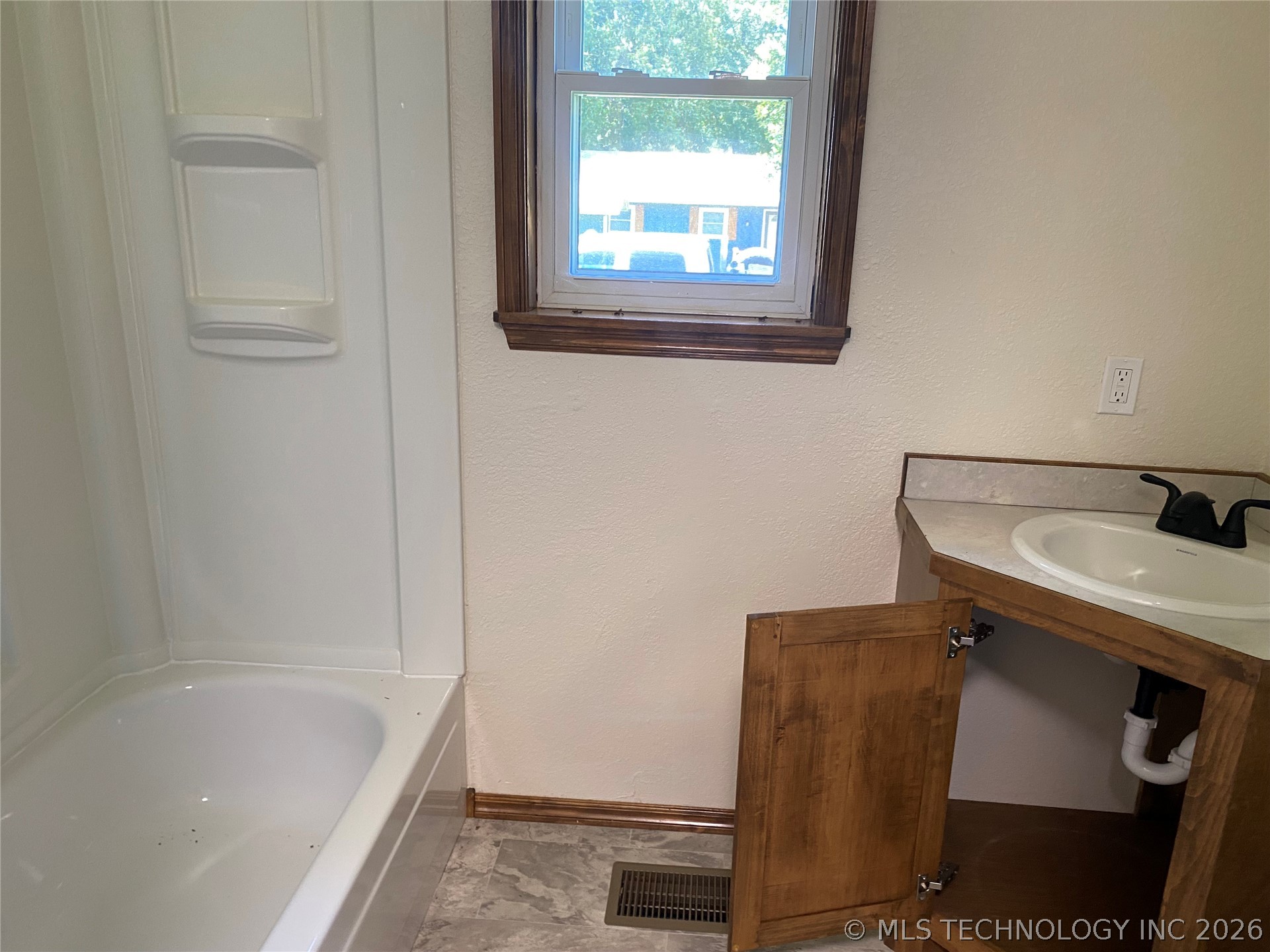 421364 E 1164 Property Photo 14