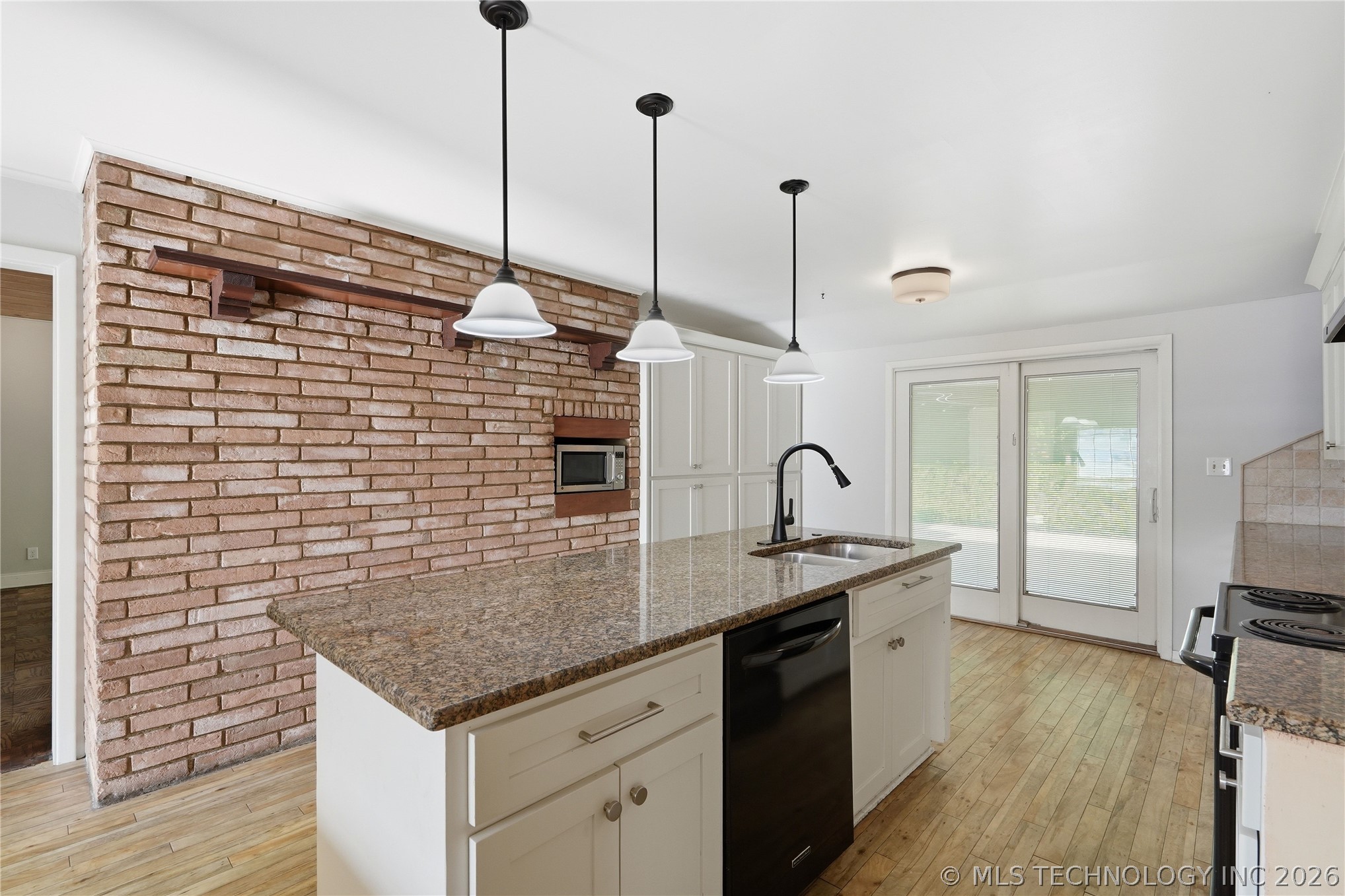 5938 S New Haven Avenue Property Photo 13