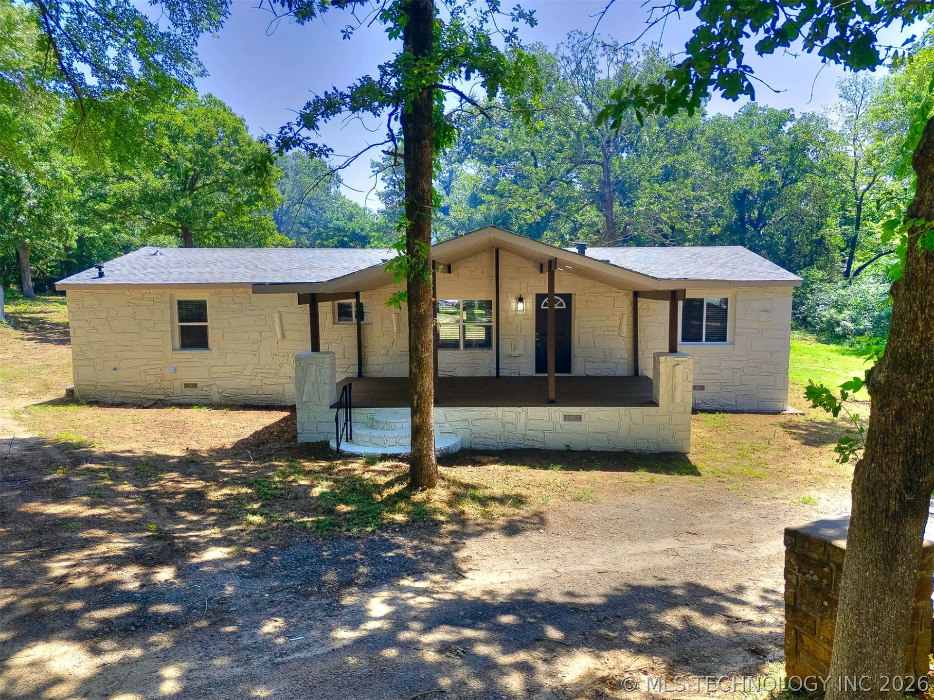 421065 E 1174 Road Property Photo 1