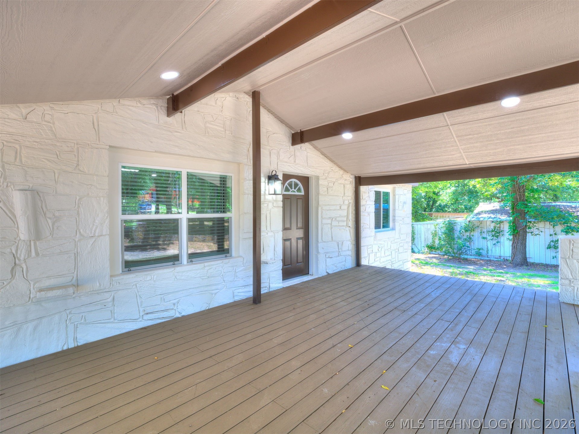 421065 E 1174 Road Property Photo 4