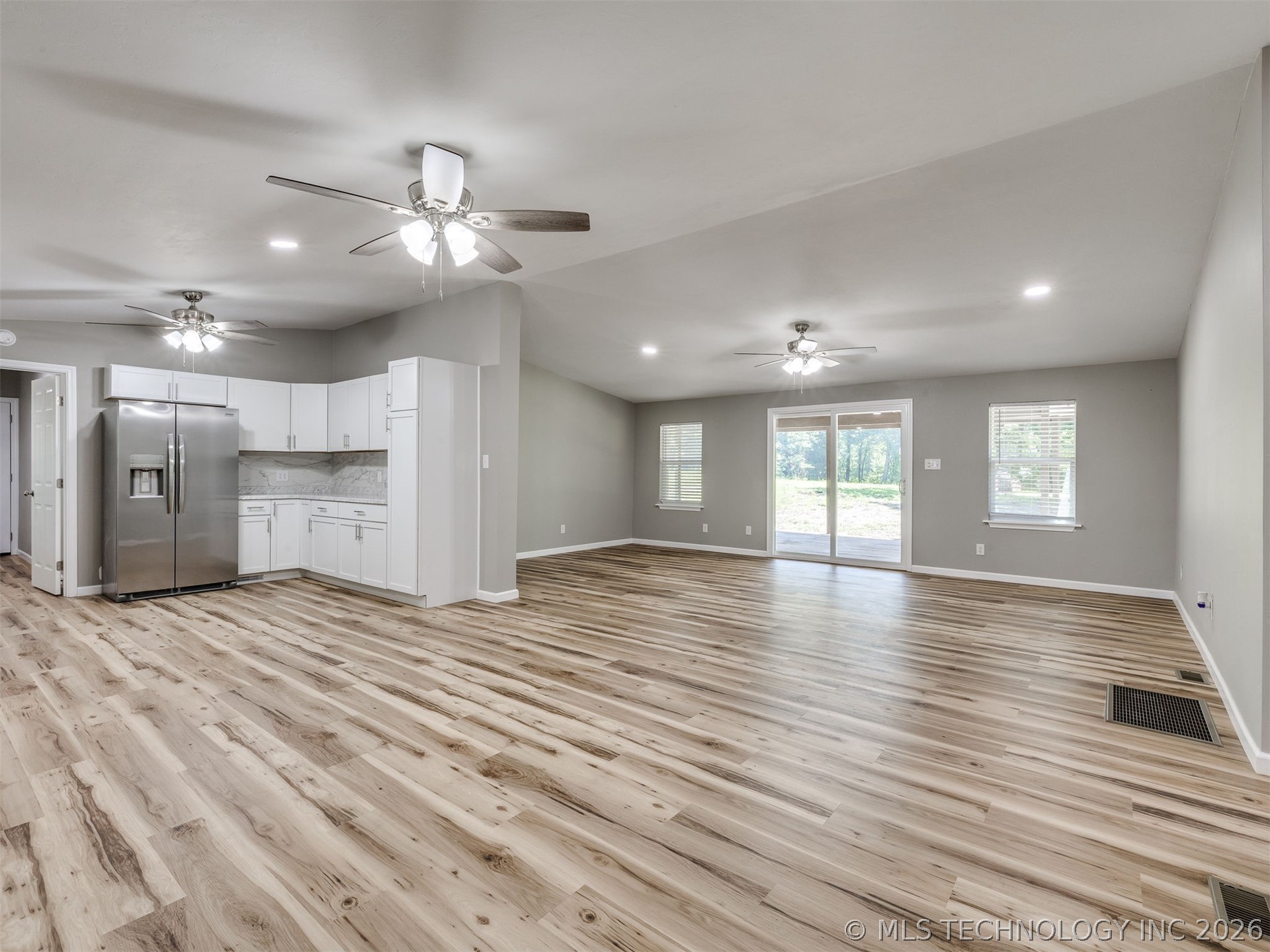 421065 E 1174 Road Property Photo 5