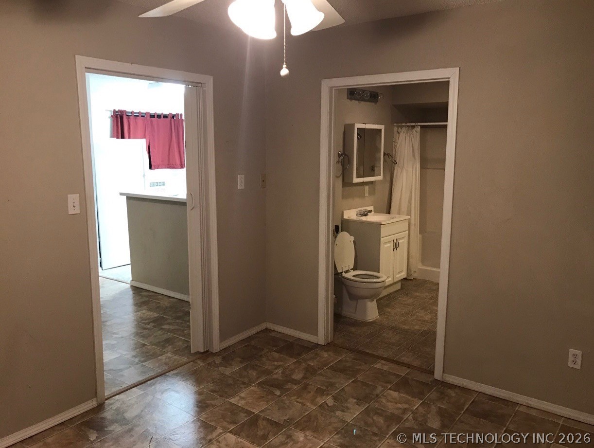 1201 W Elm Property Photo 19