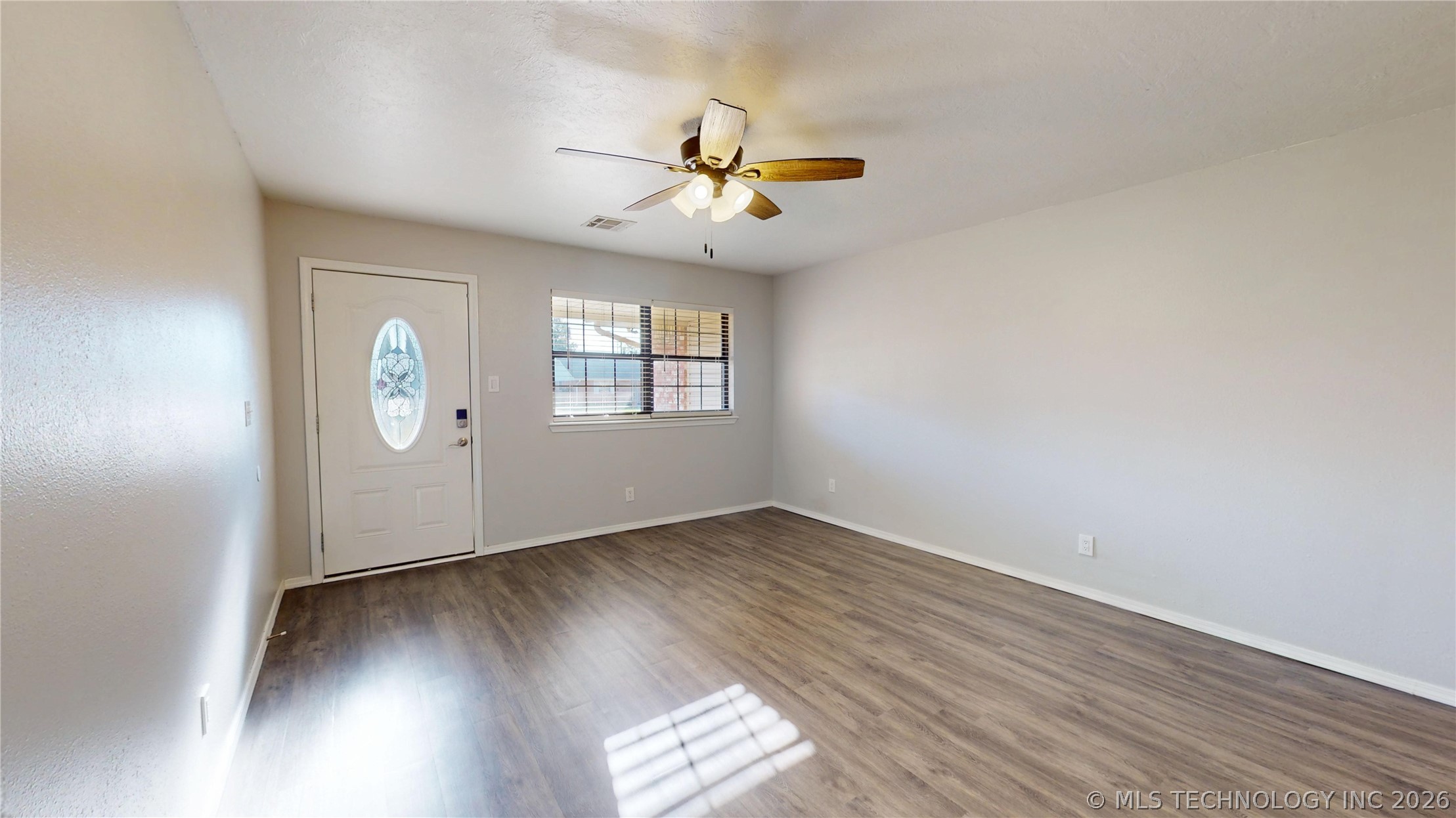 4403 N Chapman Property Photo 4