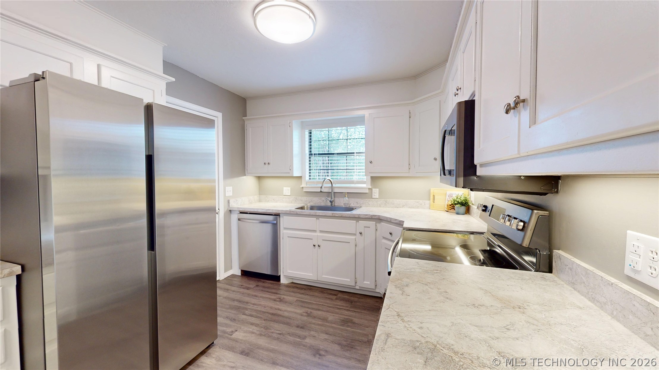 4403 N Chapman Property Photo 6