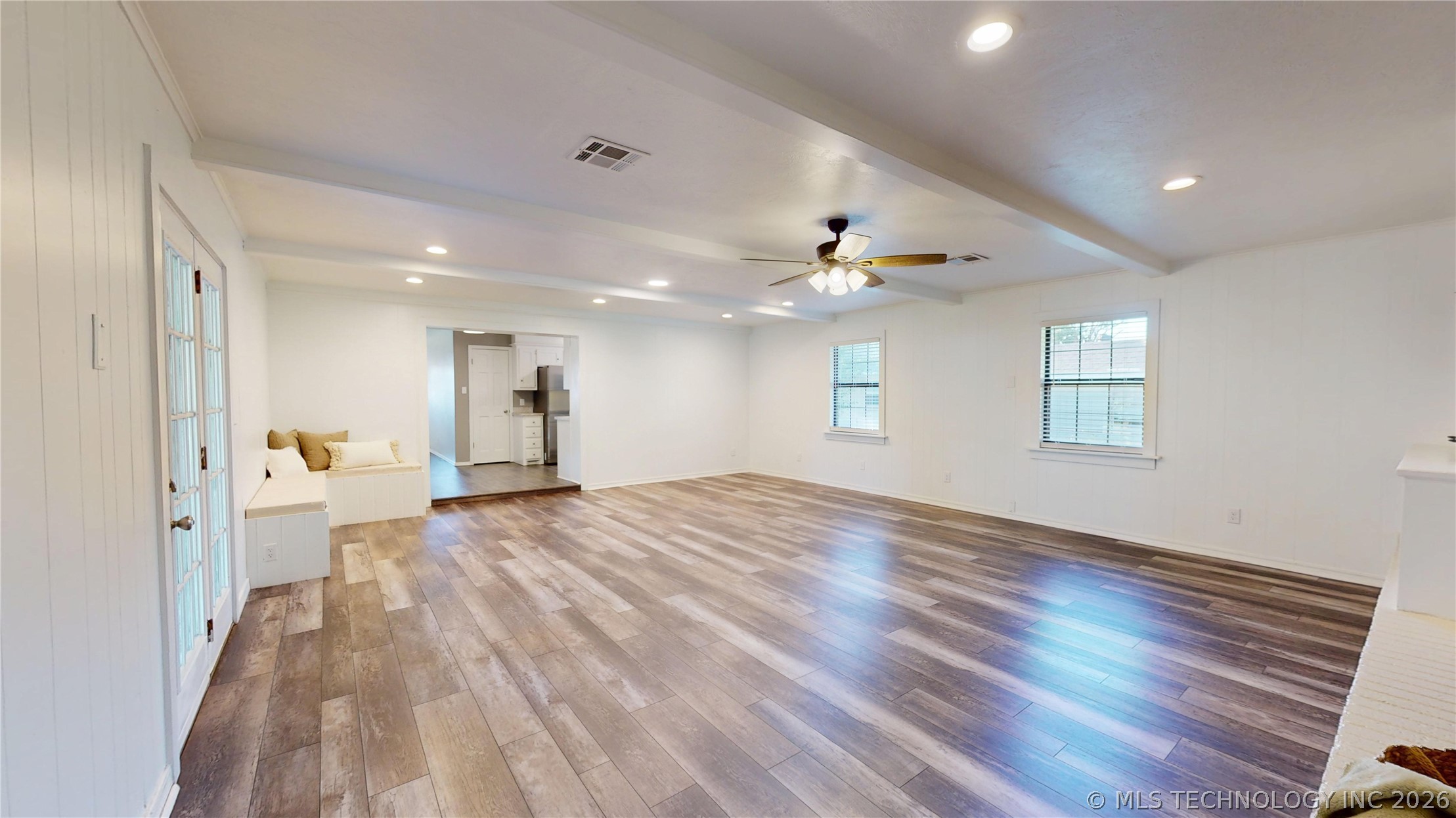 4403 N Chapman Property Photo 8