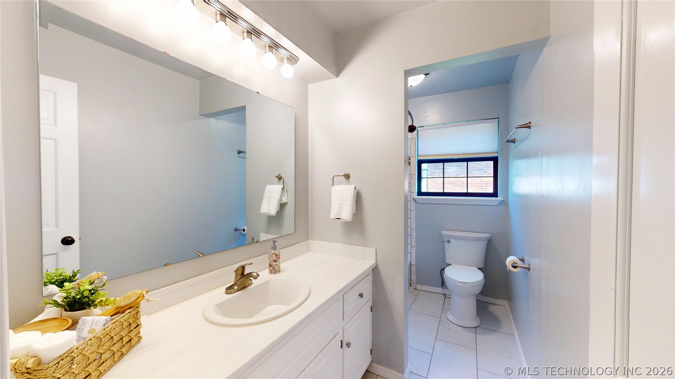 4403 N Chapman Property Photo 14