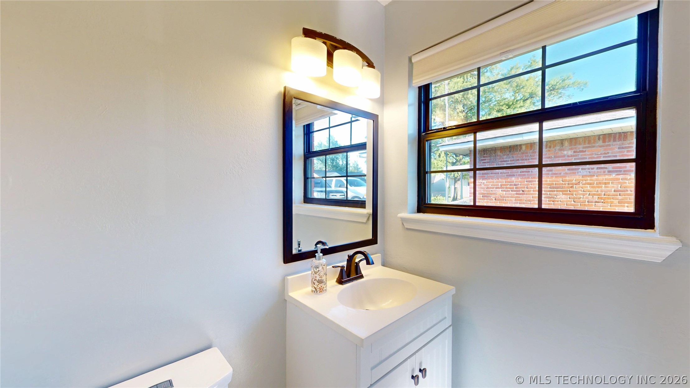 4403 N Chapman Property Photo 18