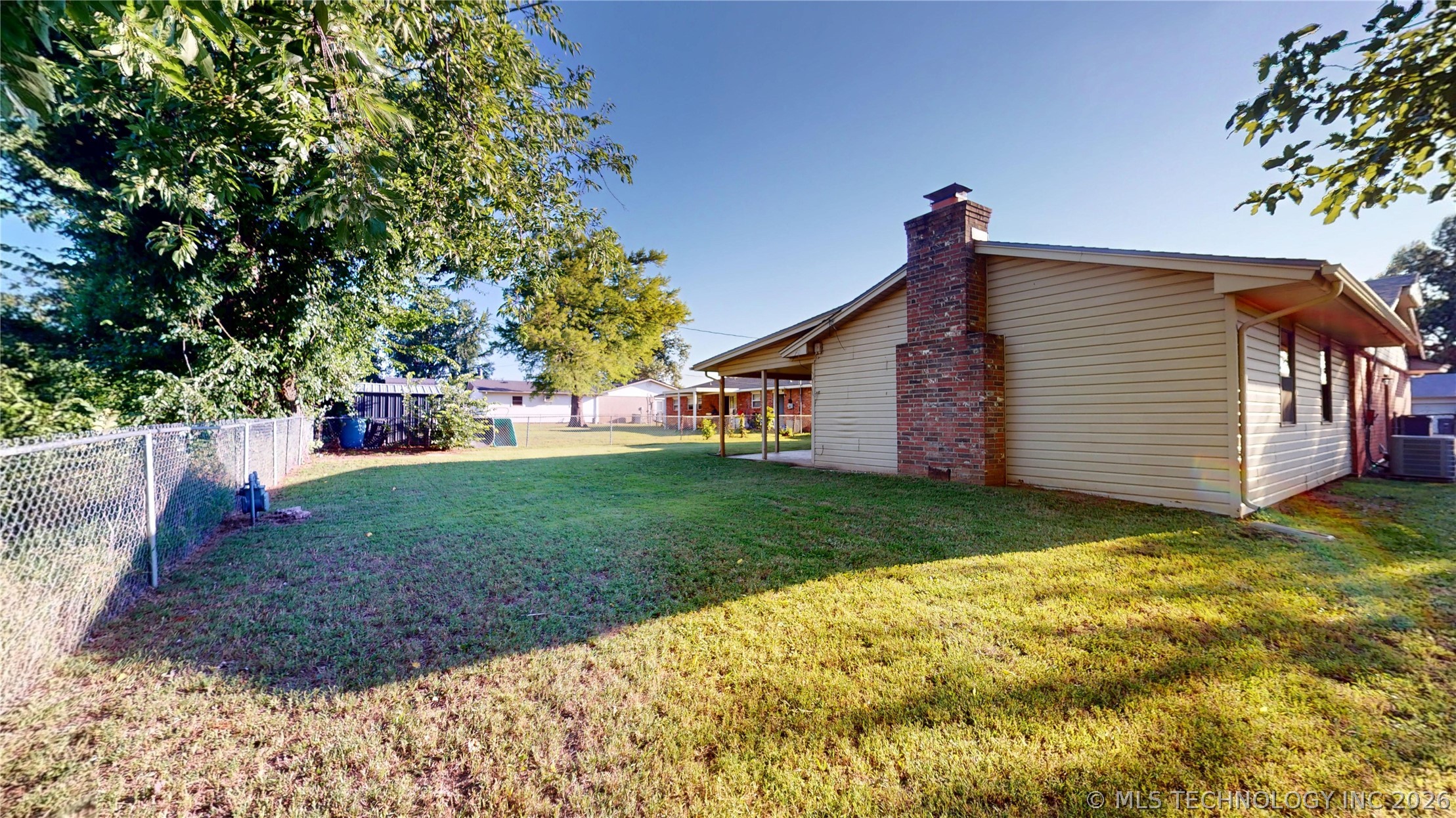 4403 N Chapman Property Photo 20