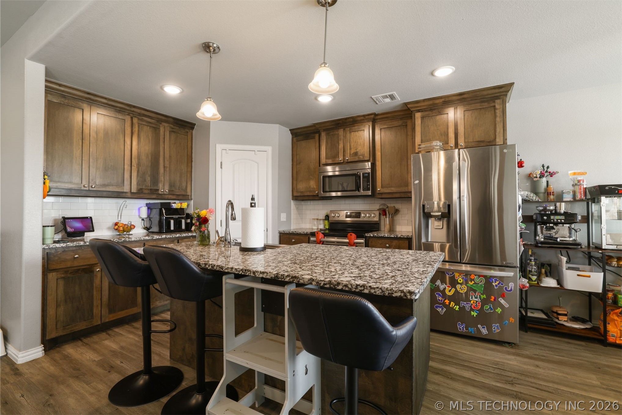 571 Lake Meadow Loop Property Photo 6