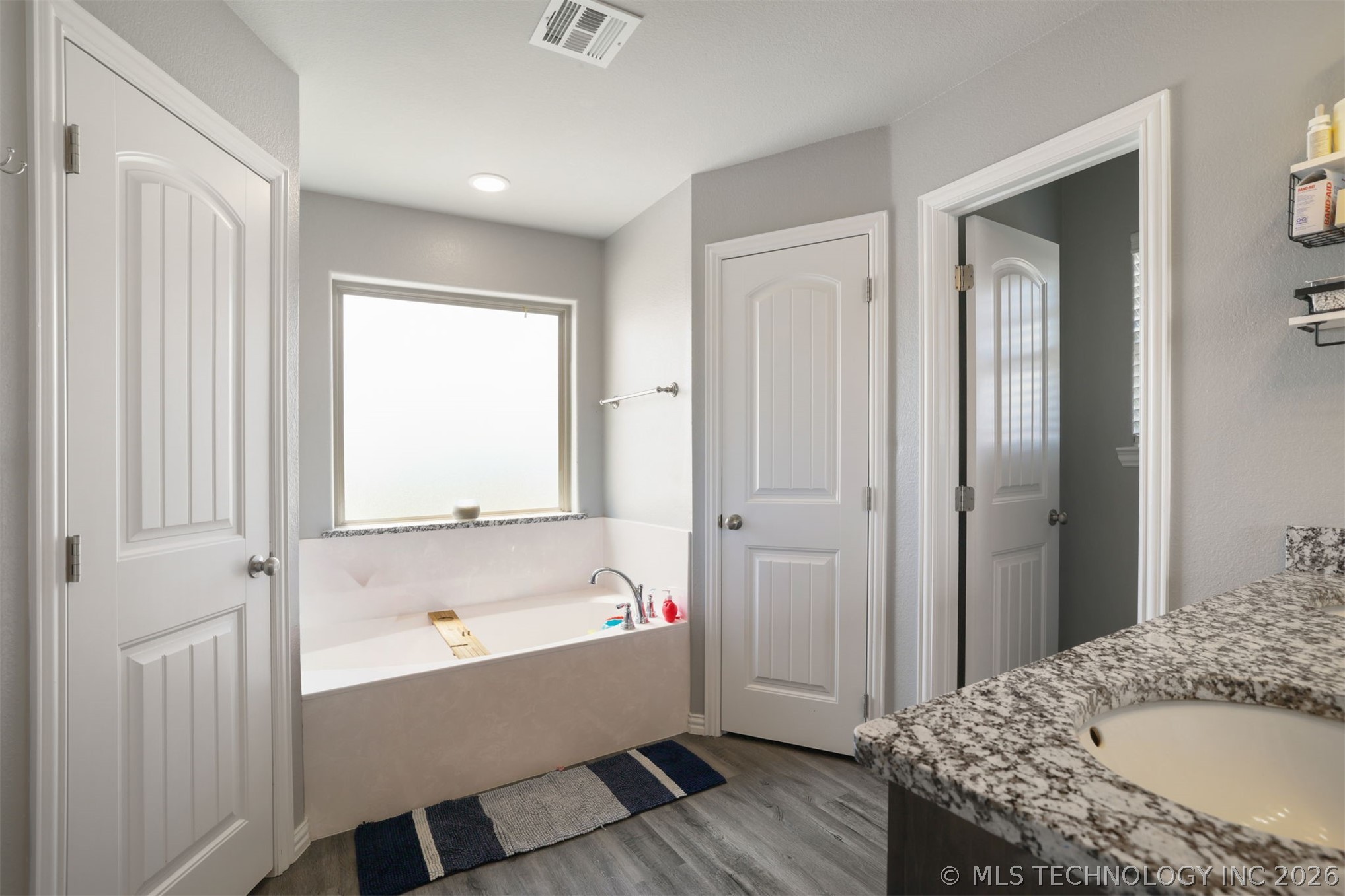 571 Lake Meadow Loop Property Photo 17