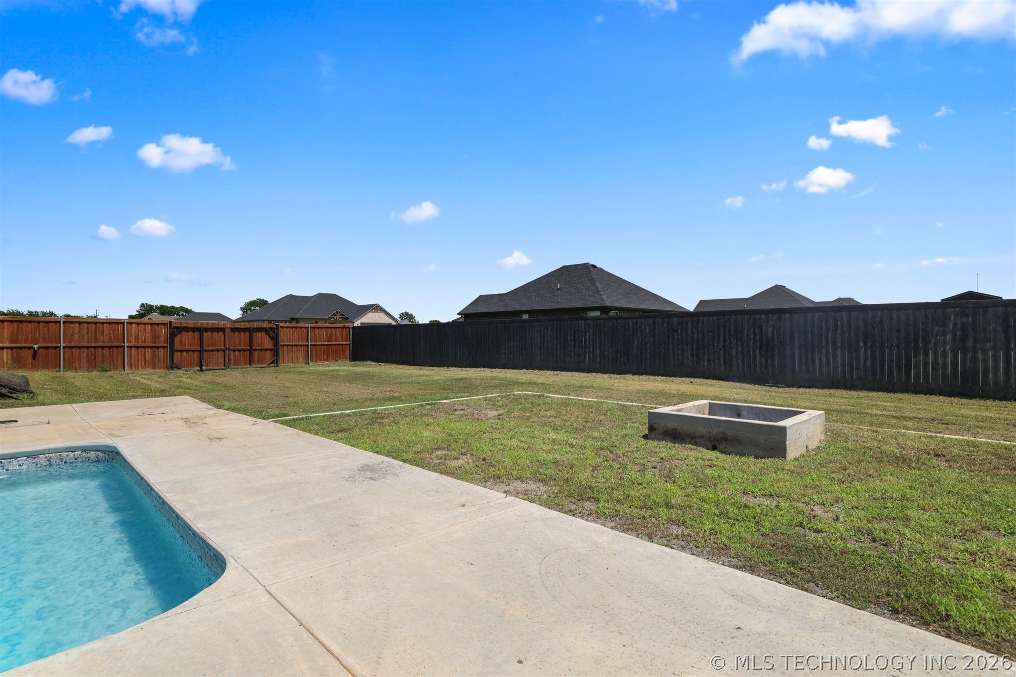 571 Lake Meadow Loop Property Photo 23