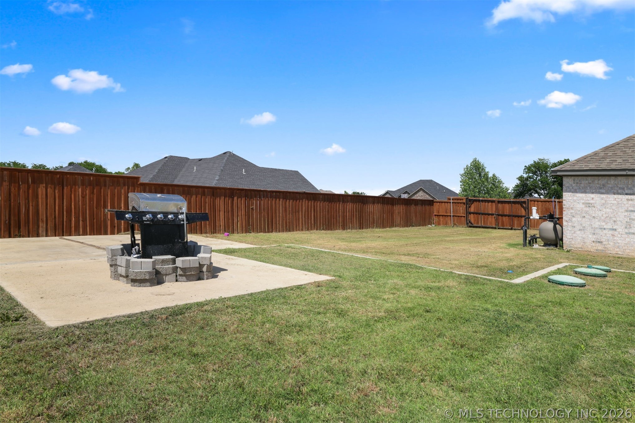 571 Lake Meadow Loop Property Photo 24