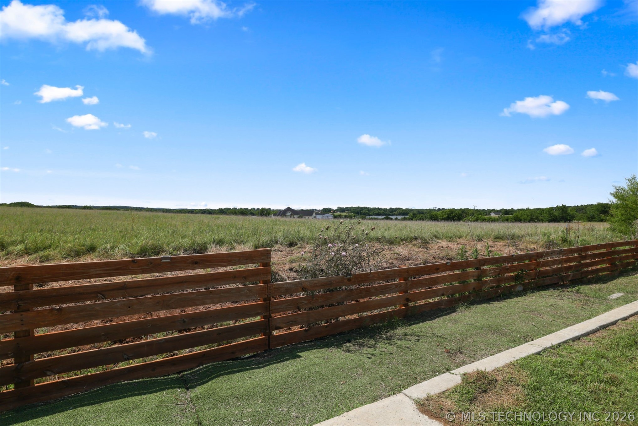 571 Lake Meadow Loop Property Photo 25