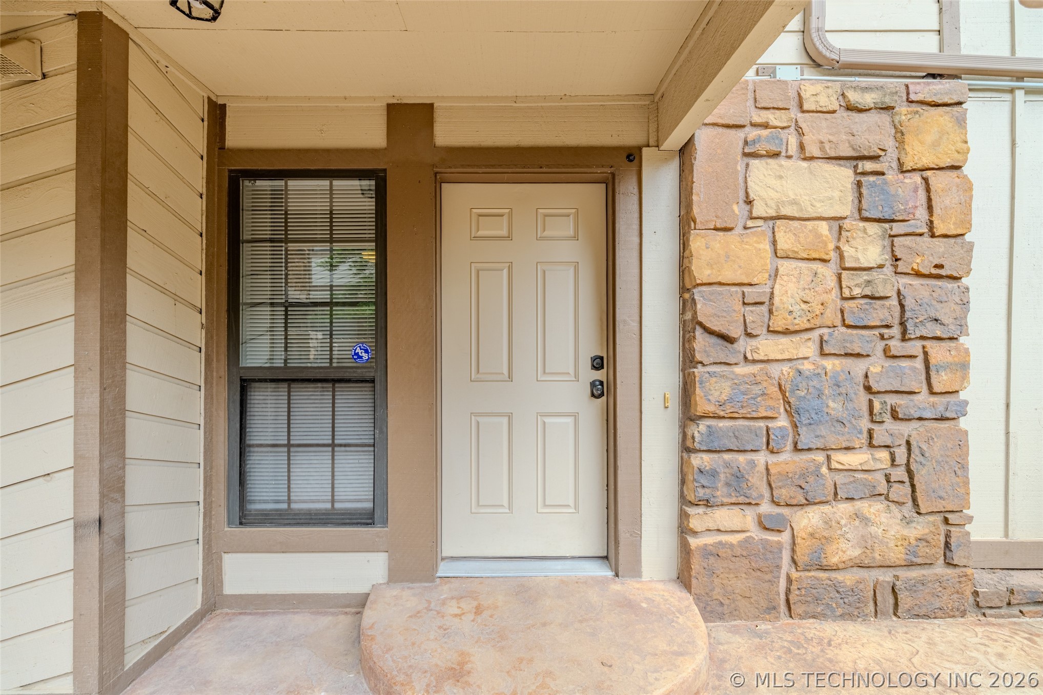 6504 S Memorial Drive 12e Property Photo 5