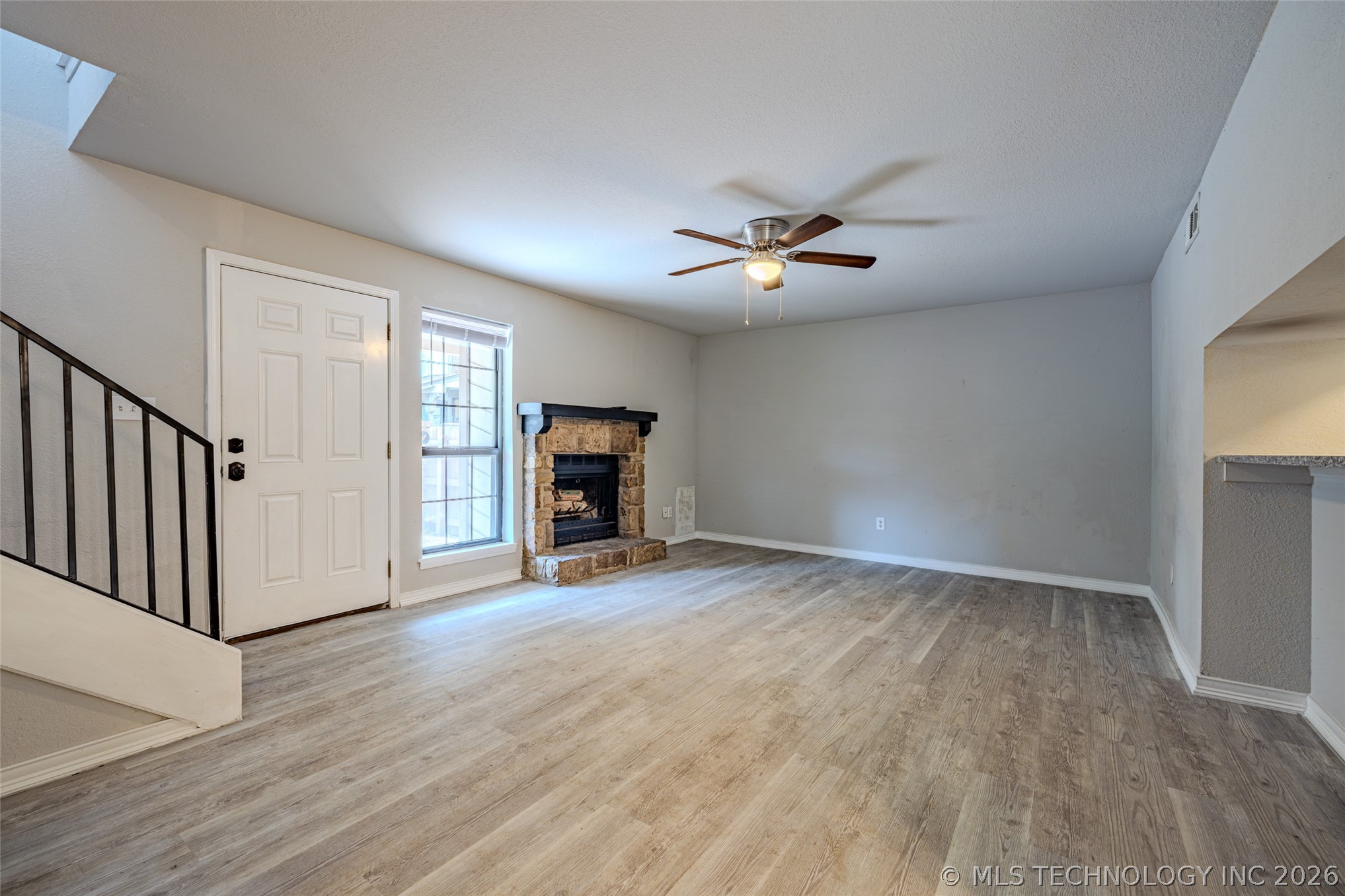 6504 S Memorial Drive 12e Property Photo 8