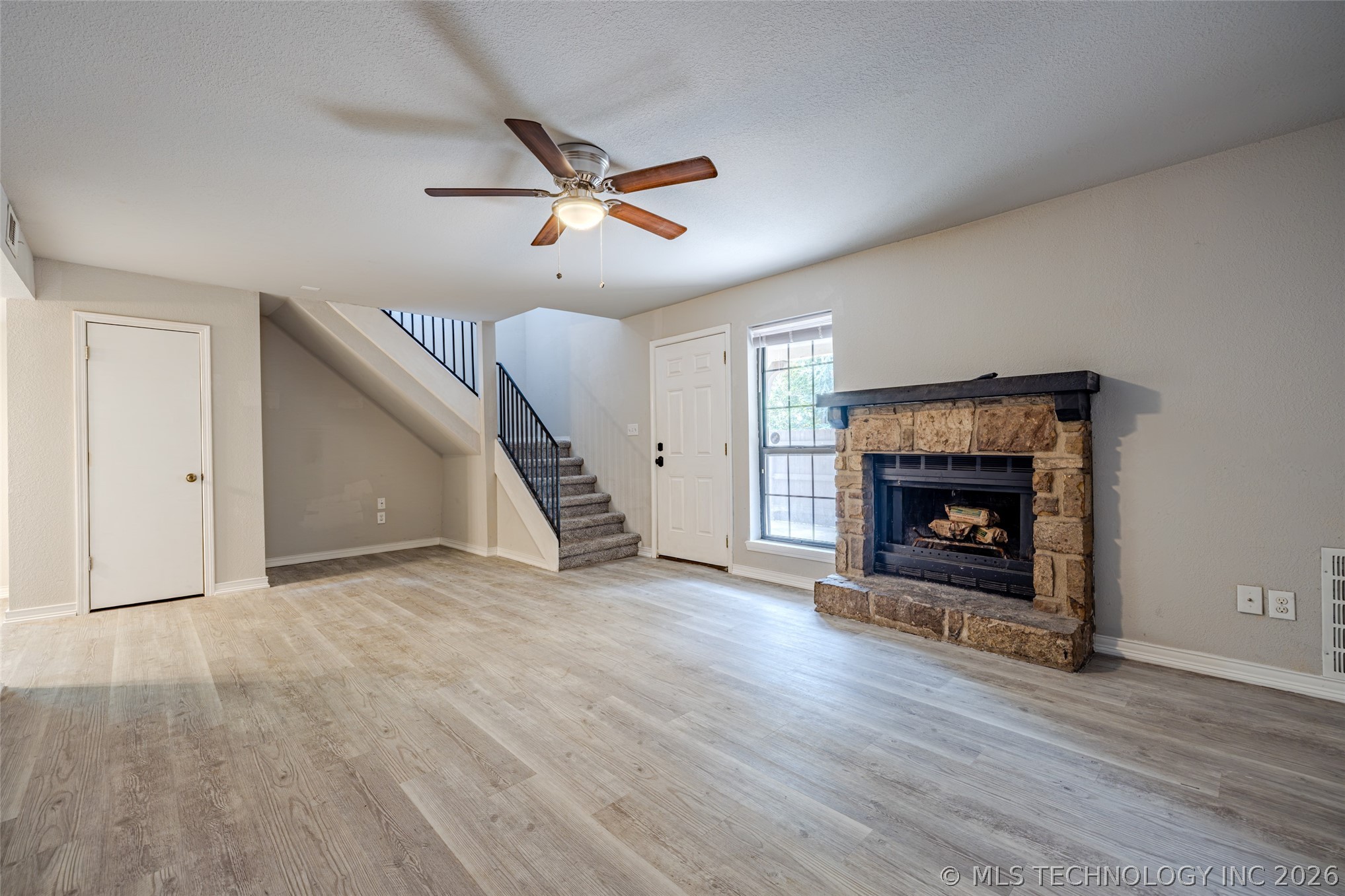 6504 S Memorial Drive 12e Property Photo 9