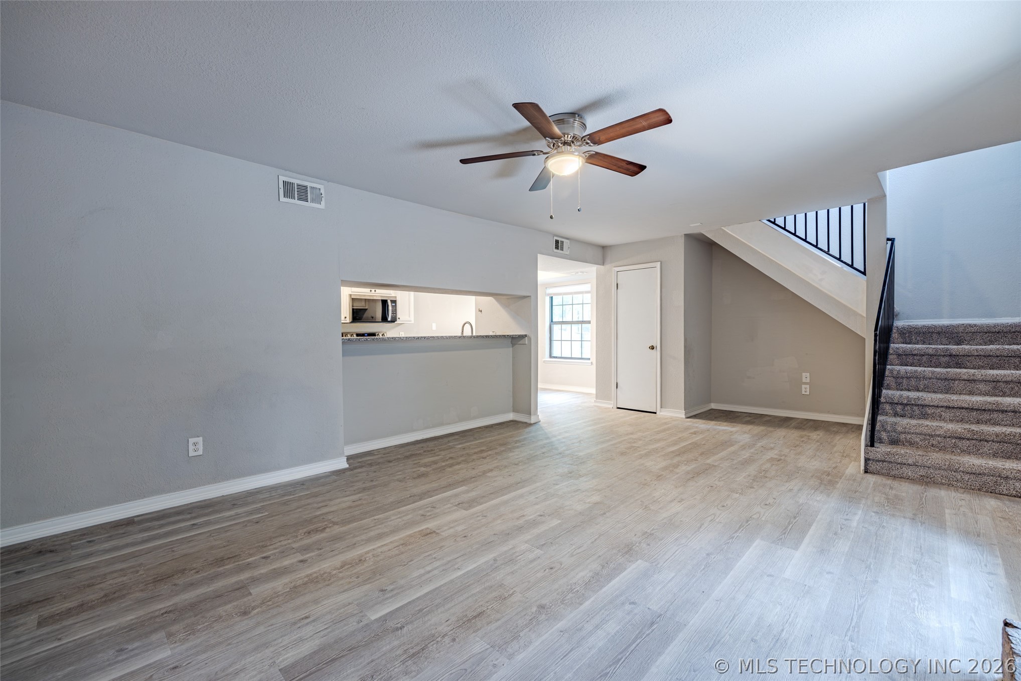 6504 S Memorial Drive 12e Property Photo 10
