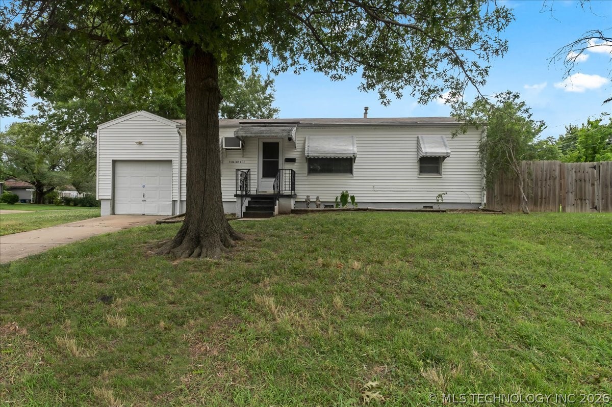 7104 E 8th Street Property Photo 2