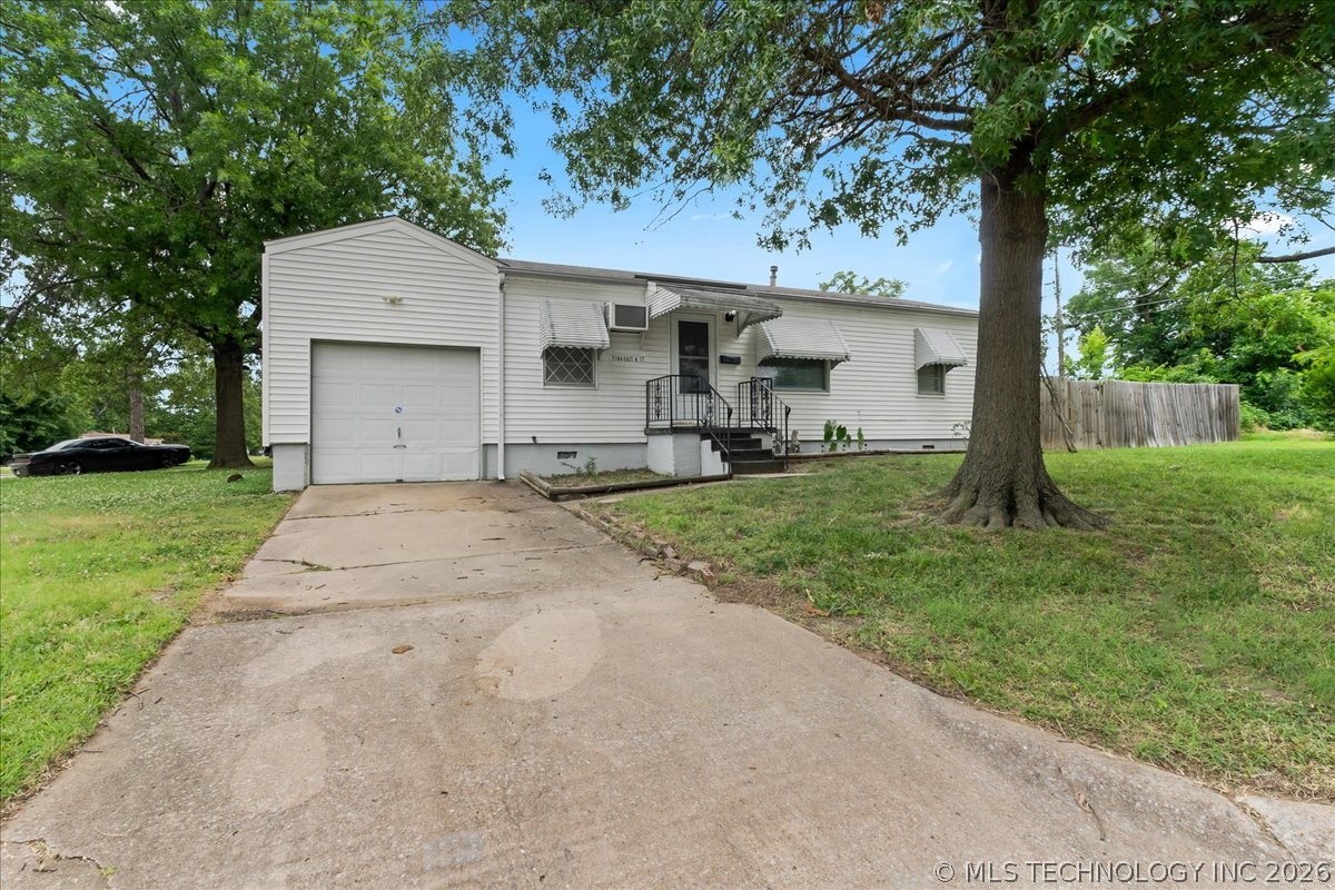 7104 E 8th Street Property Photo 8