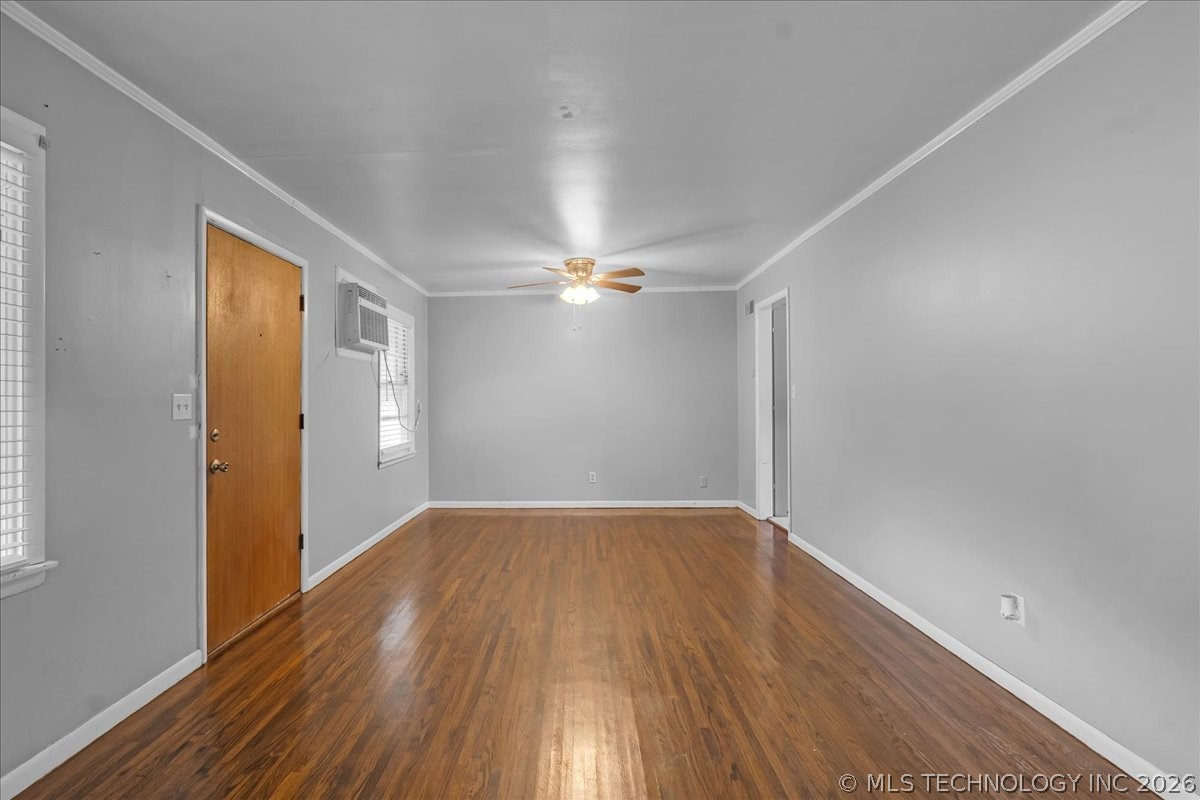 7104 E 8th Street Property Photo 9