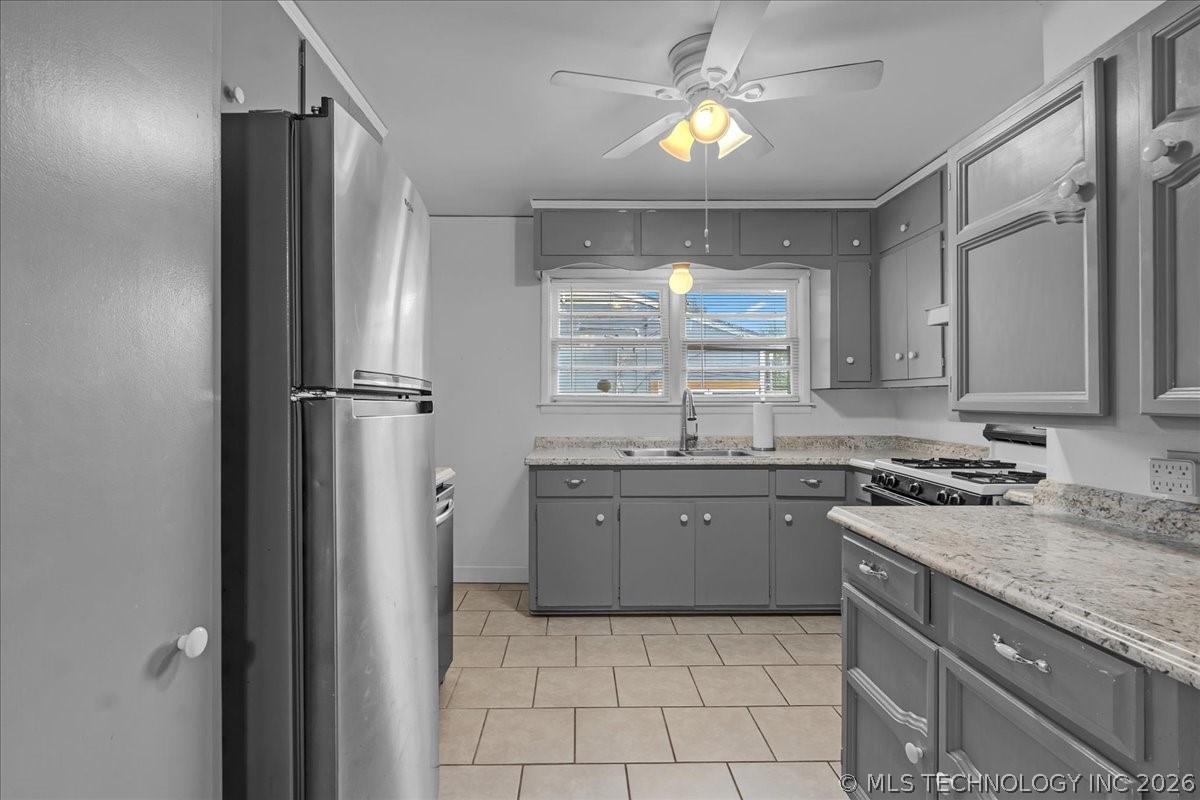 7104 E 8th Street Property Photo 11