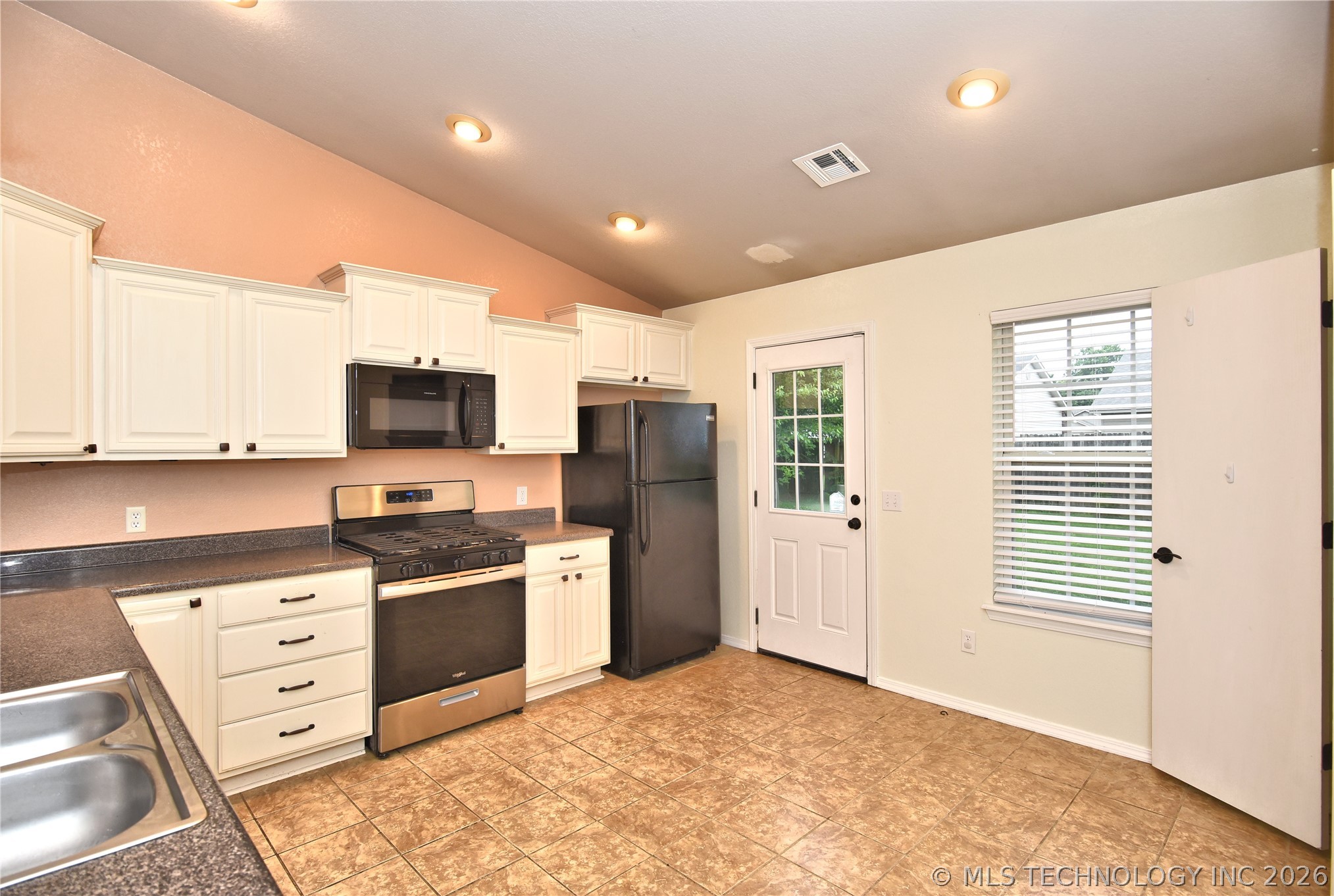 7842 E 132nd Street Property Photo 6