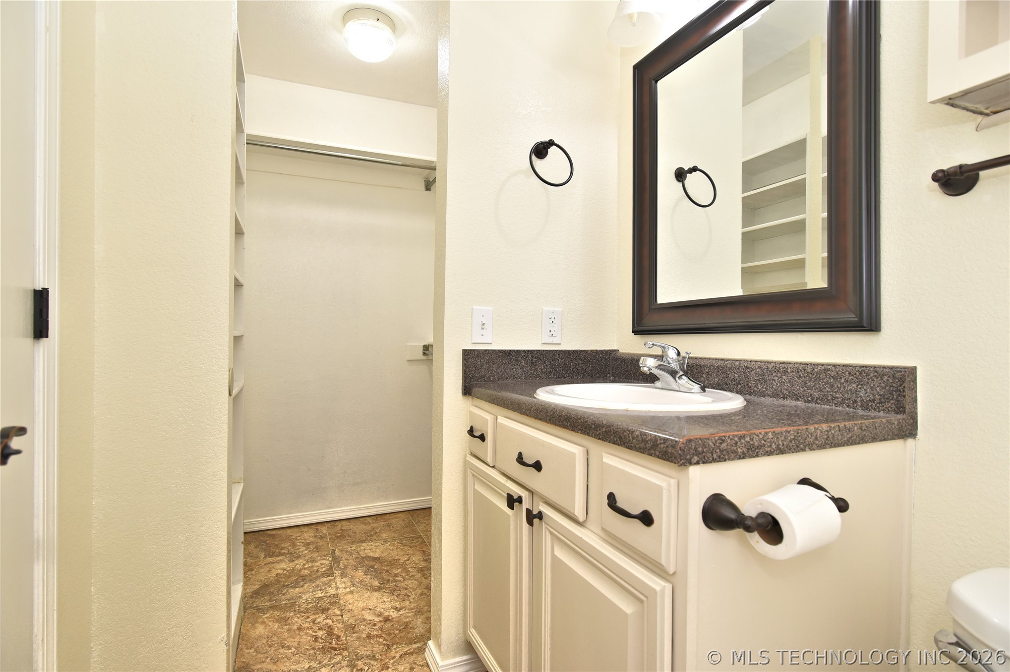 7842 E 132nd Street Property Photo 11