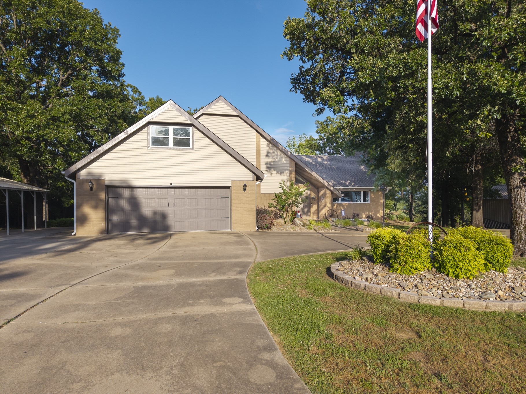 102 Kidd Lane Property Photo 1