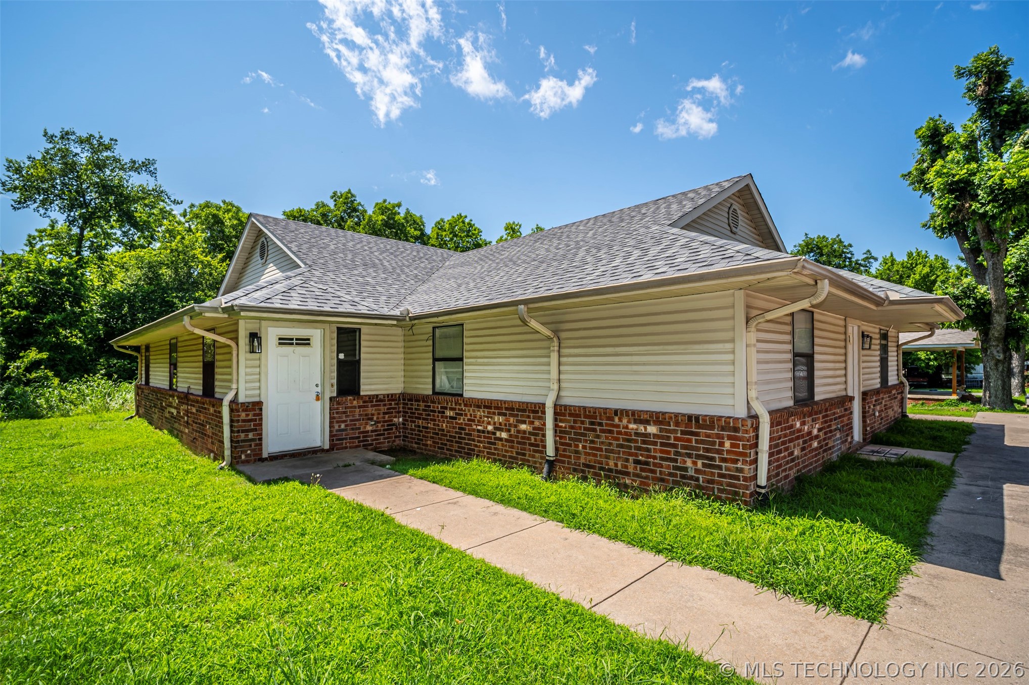 204 S 11th Property Photo 3