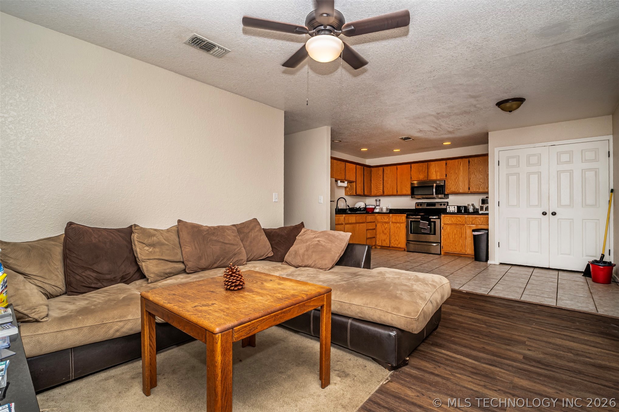 204 S 11th Property Photo 8