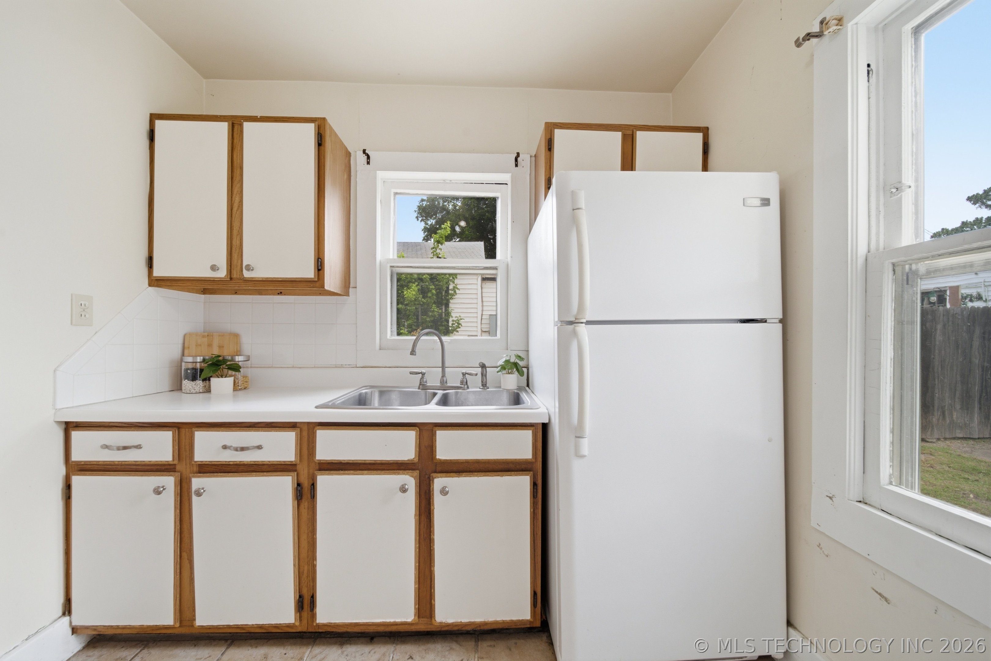 2214 E 12th Place Property Photo 14