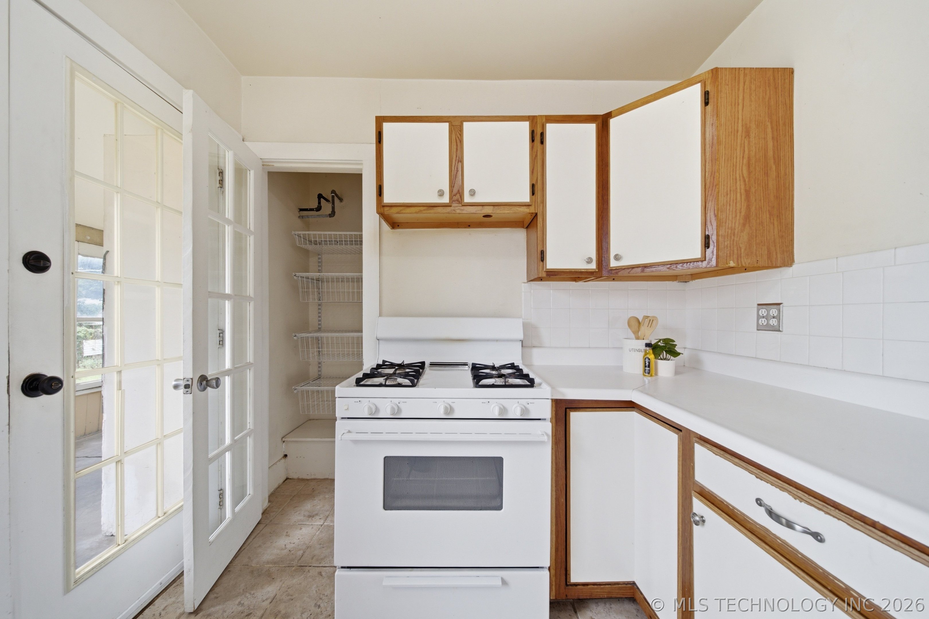 2214 E 12th Place Property Photo 15
