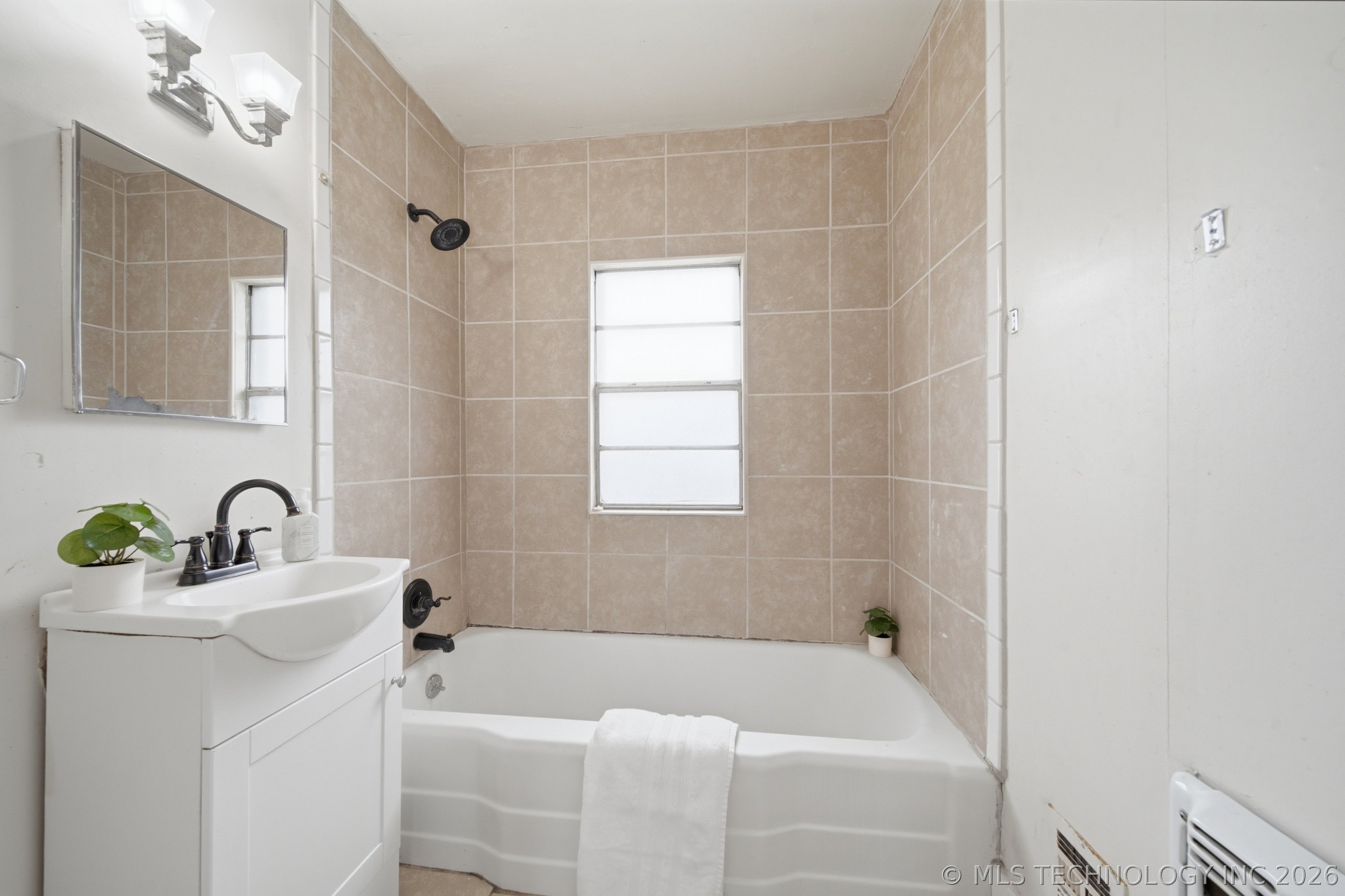 2214 E 12th Place Property Photo 20