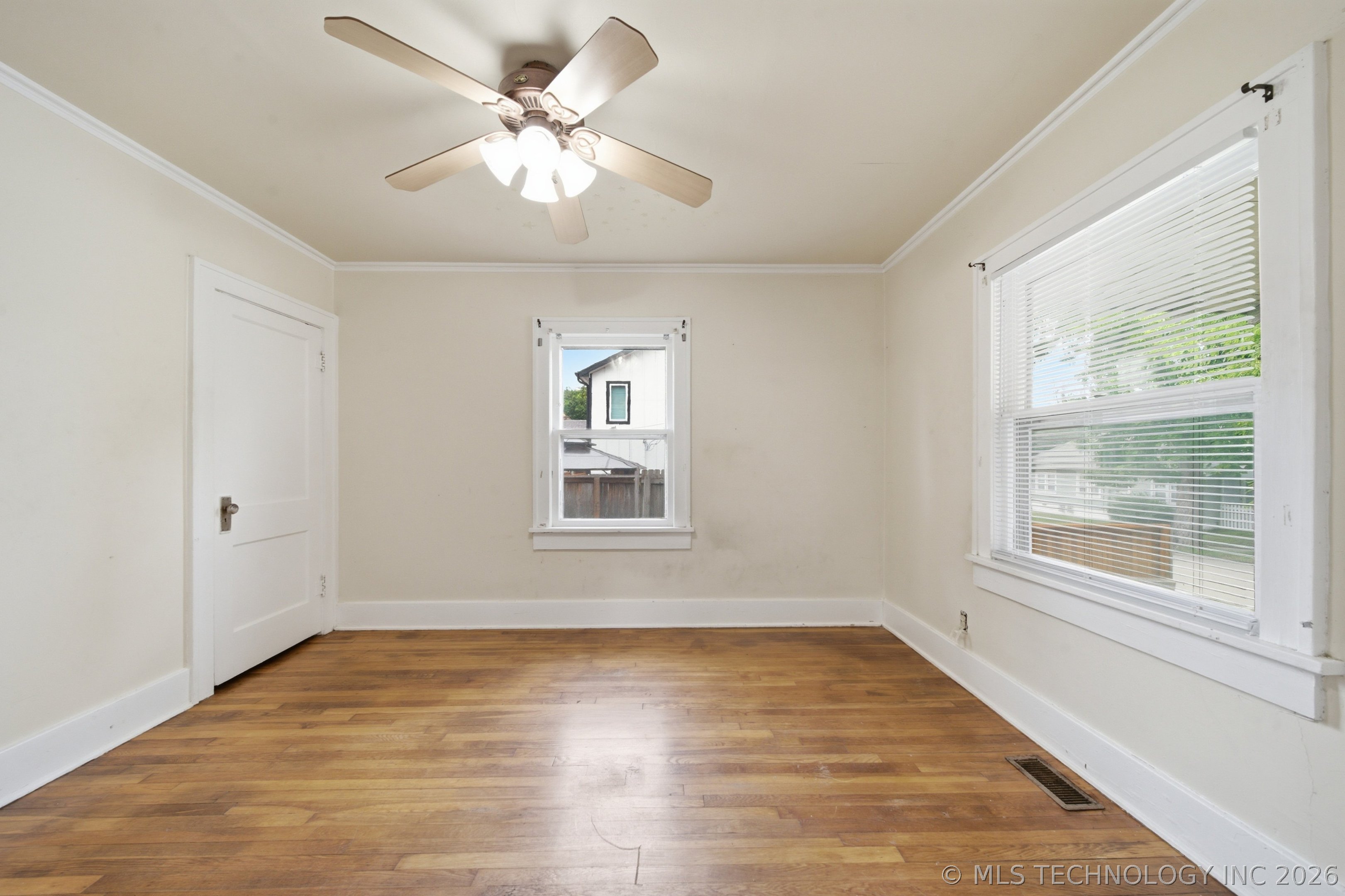 2214 E 12th Place Property Photo 22