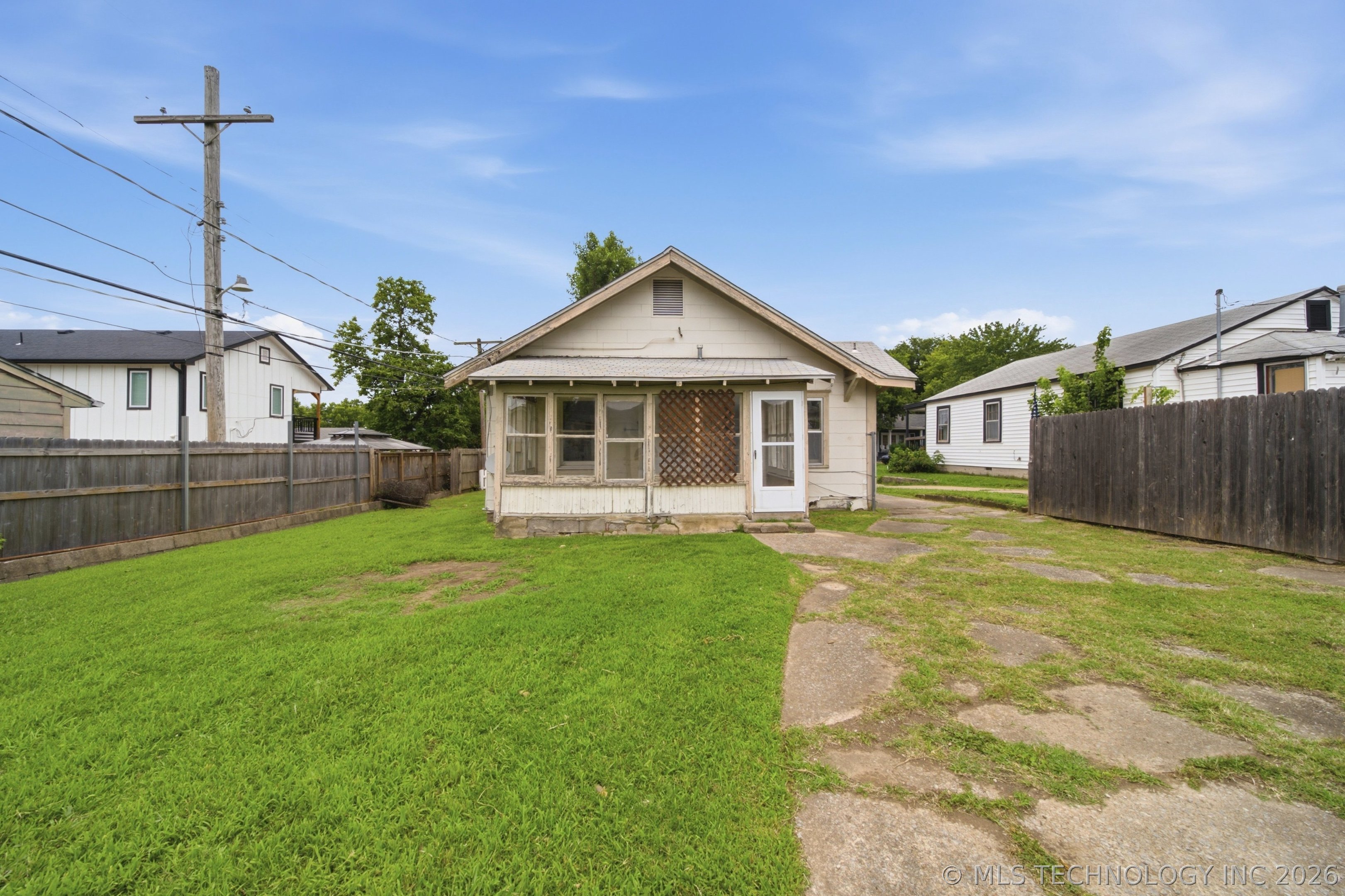 2214 E 12th Place Property Photo 26