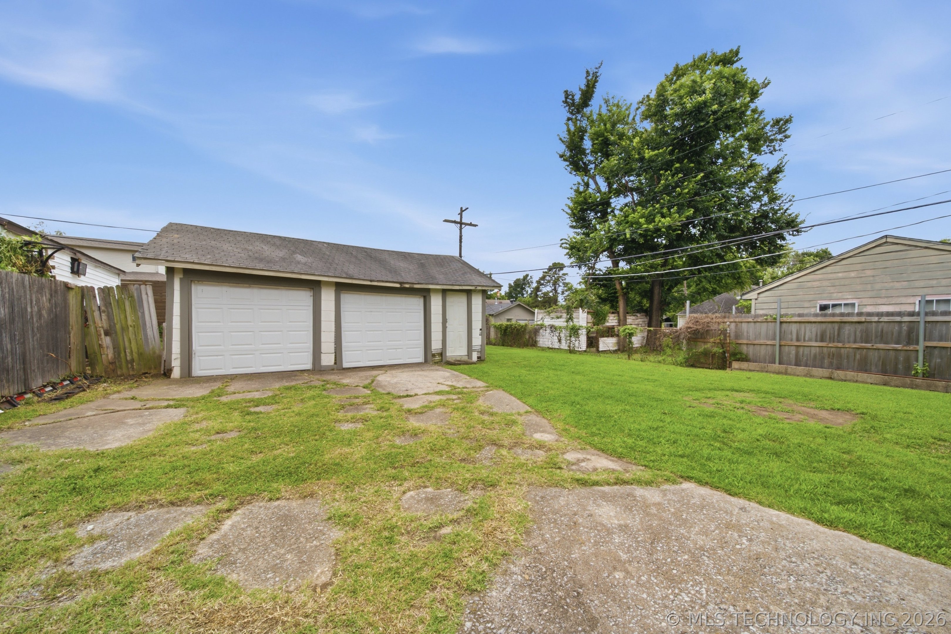 2214 E 12th Place Property Photo 27