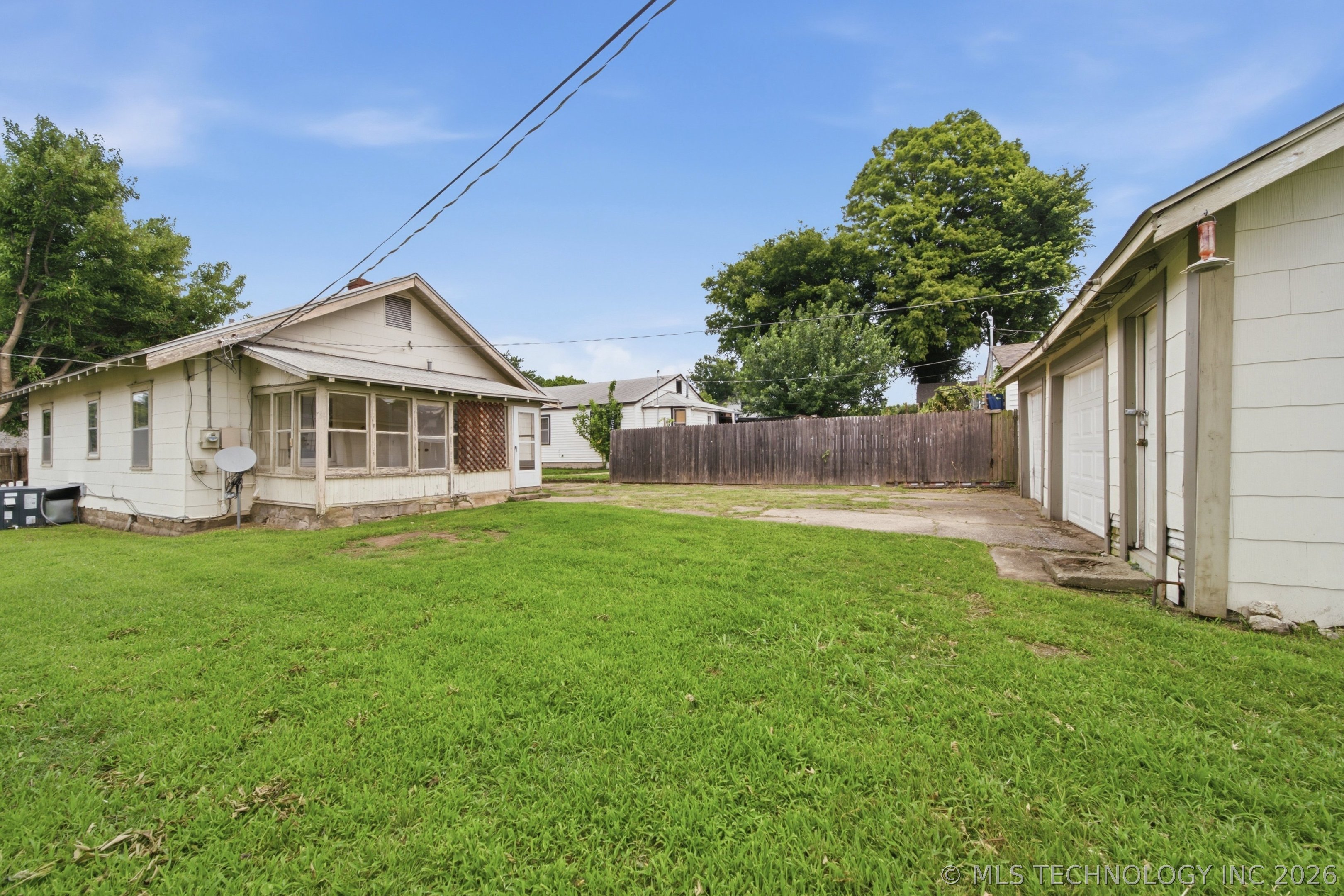 2214 E 12th Place Property Photo 28