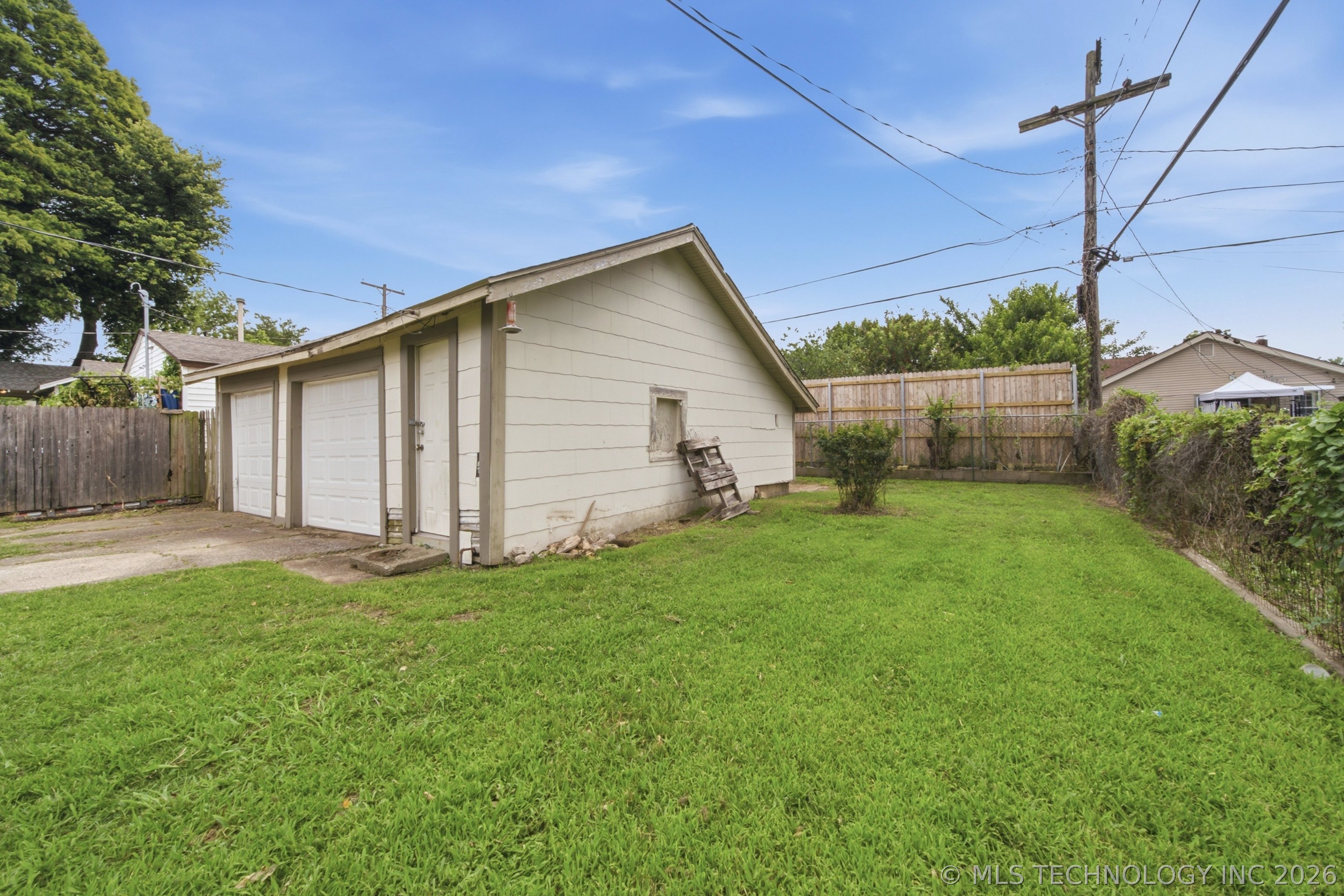 2214 E 12th Place Property Photo 29