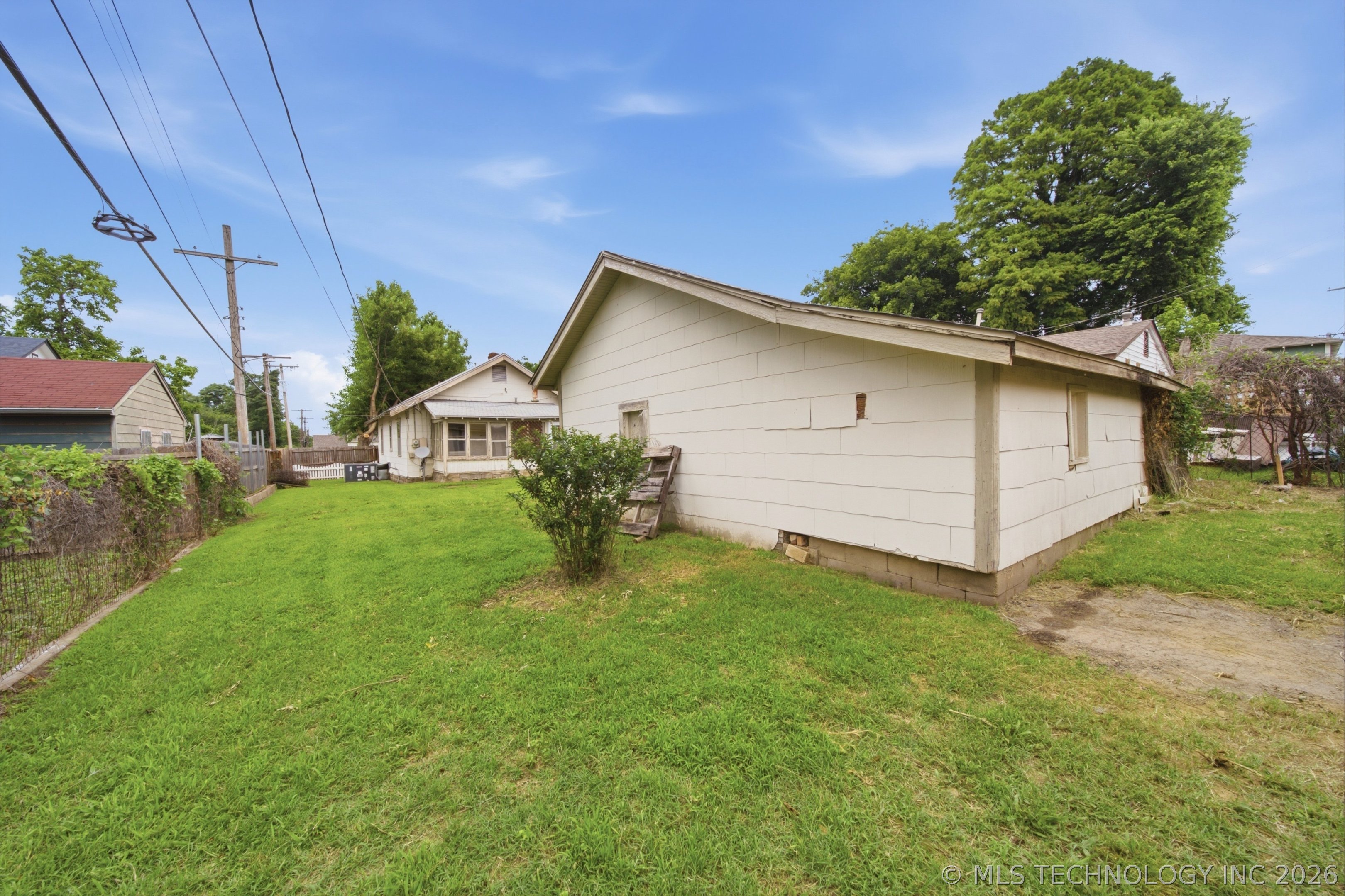 2214 E 12th Place Property Photo 30