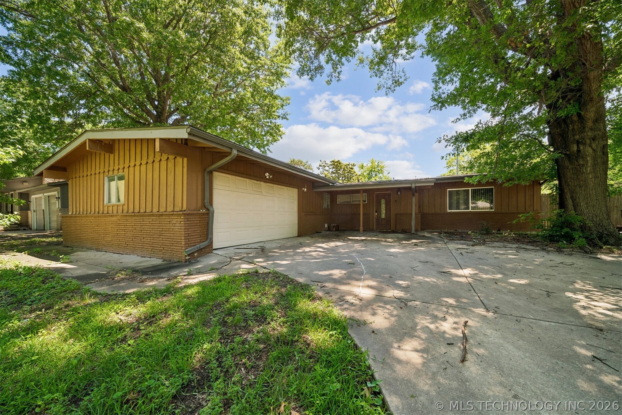 2507 E Sidney Avenue